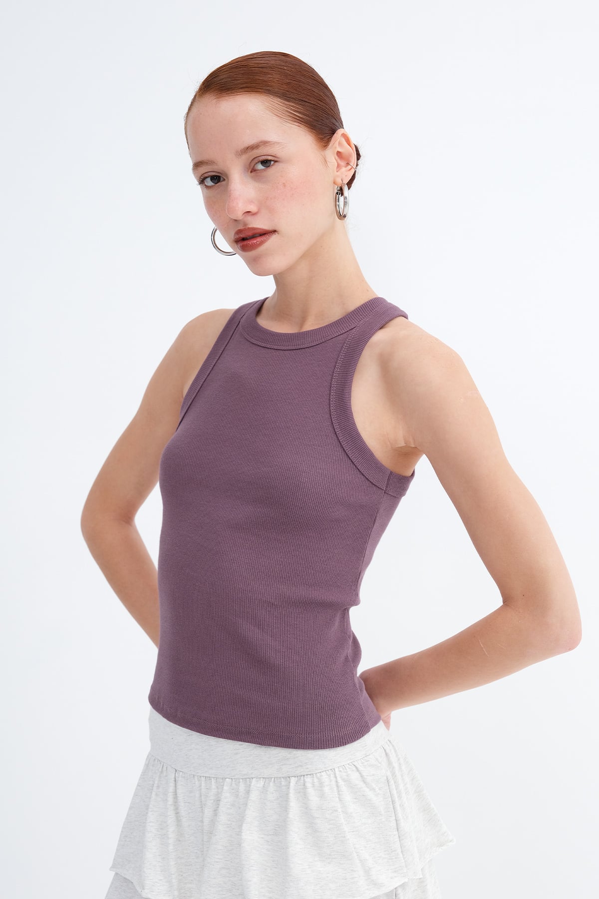 Grape_Halter-Neck-Top-With-Ribbed-addax