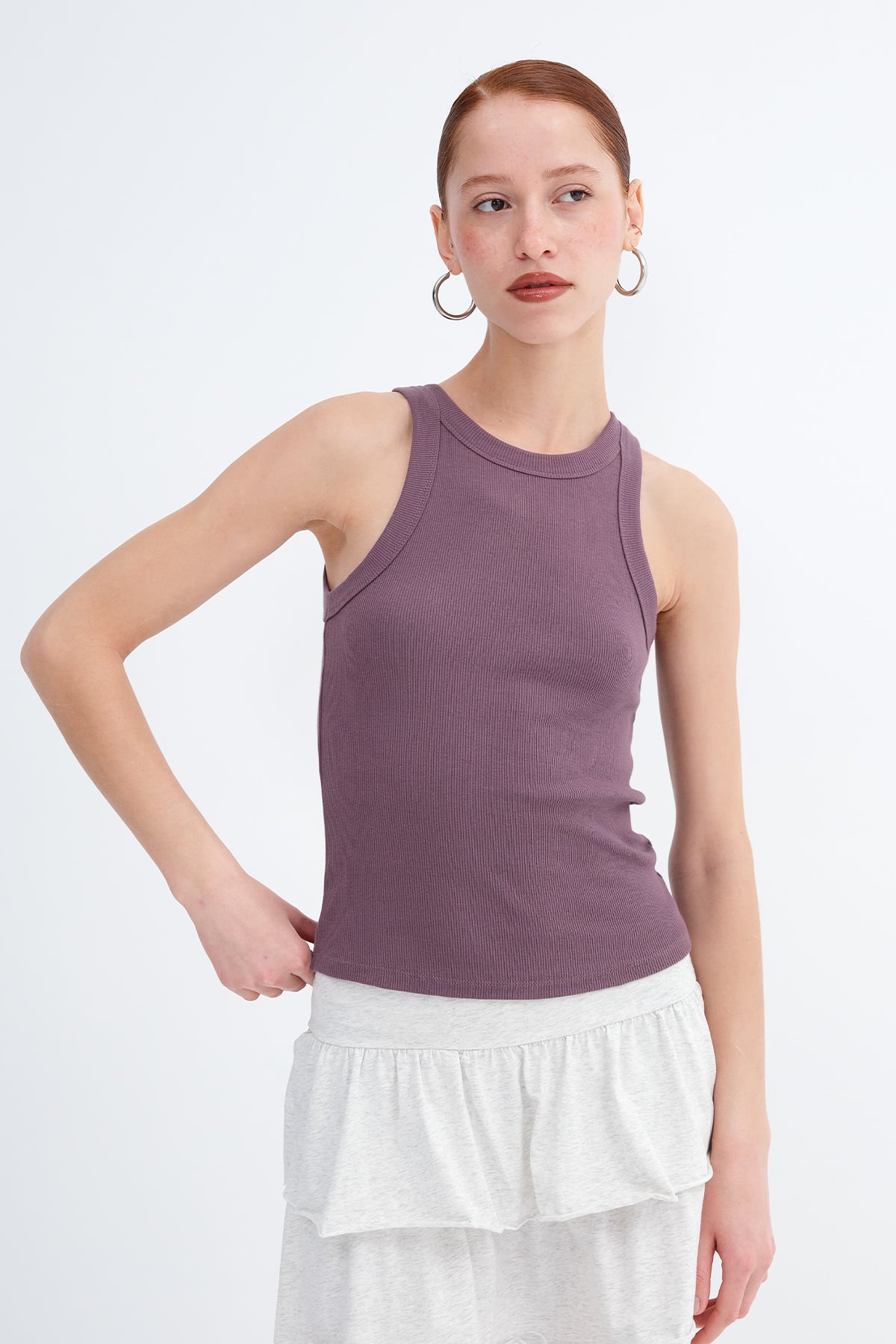 Grape_Halter-Neck-Top-With-Ribbed-addax