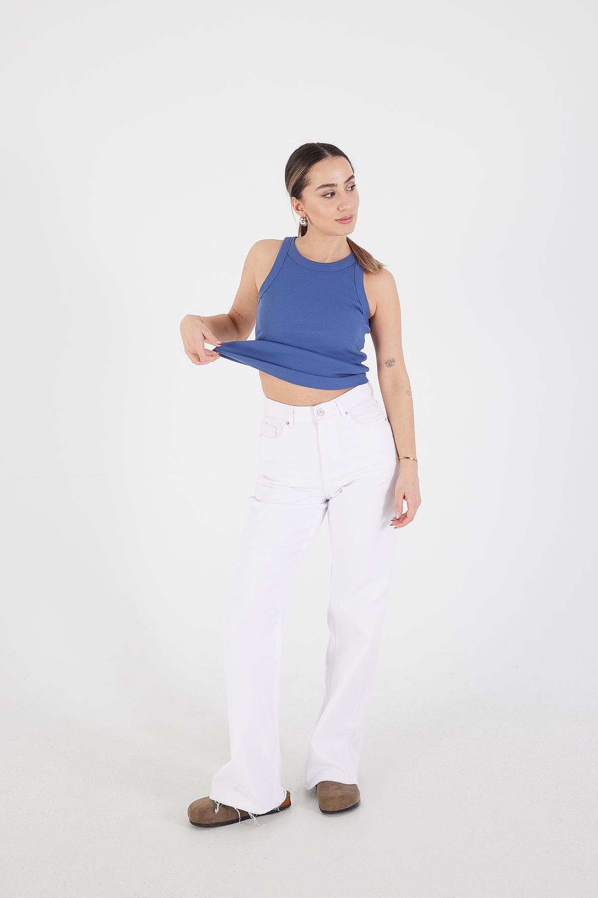 Marlin_Halter-Neck-Top-With-Ribbed-addax