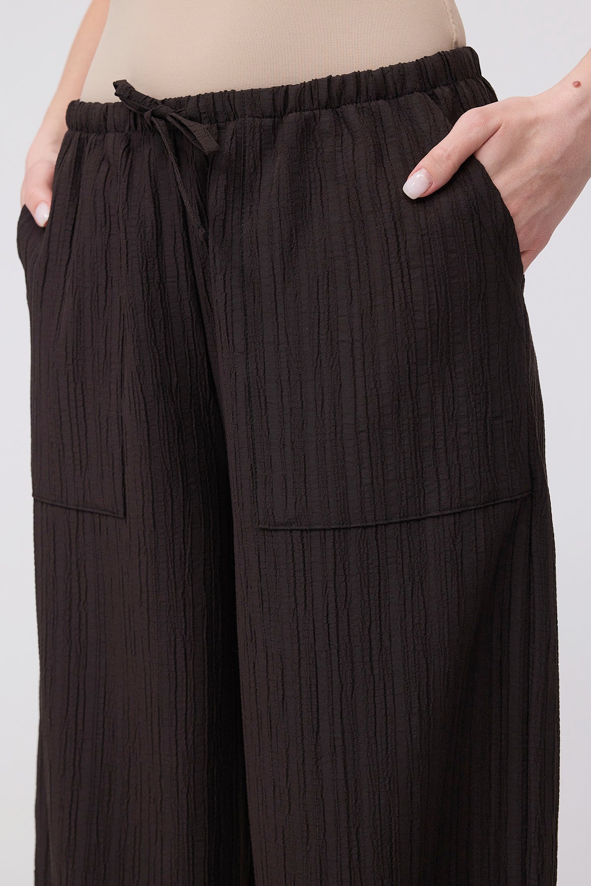 Bitter-Coffee_Wide-Leg-Trousers-With-Ties-Detail-addax
