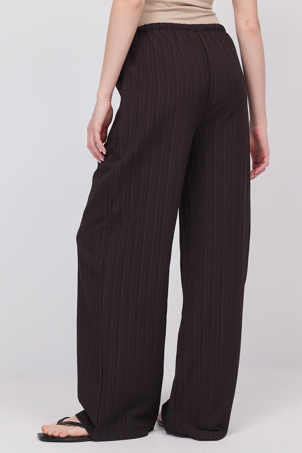 Bitter-Coffee_Wide-Leg-Trousers-With-Ties-Detail-addax