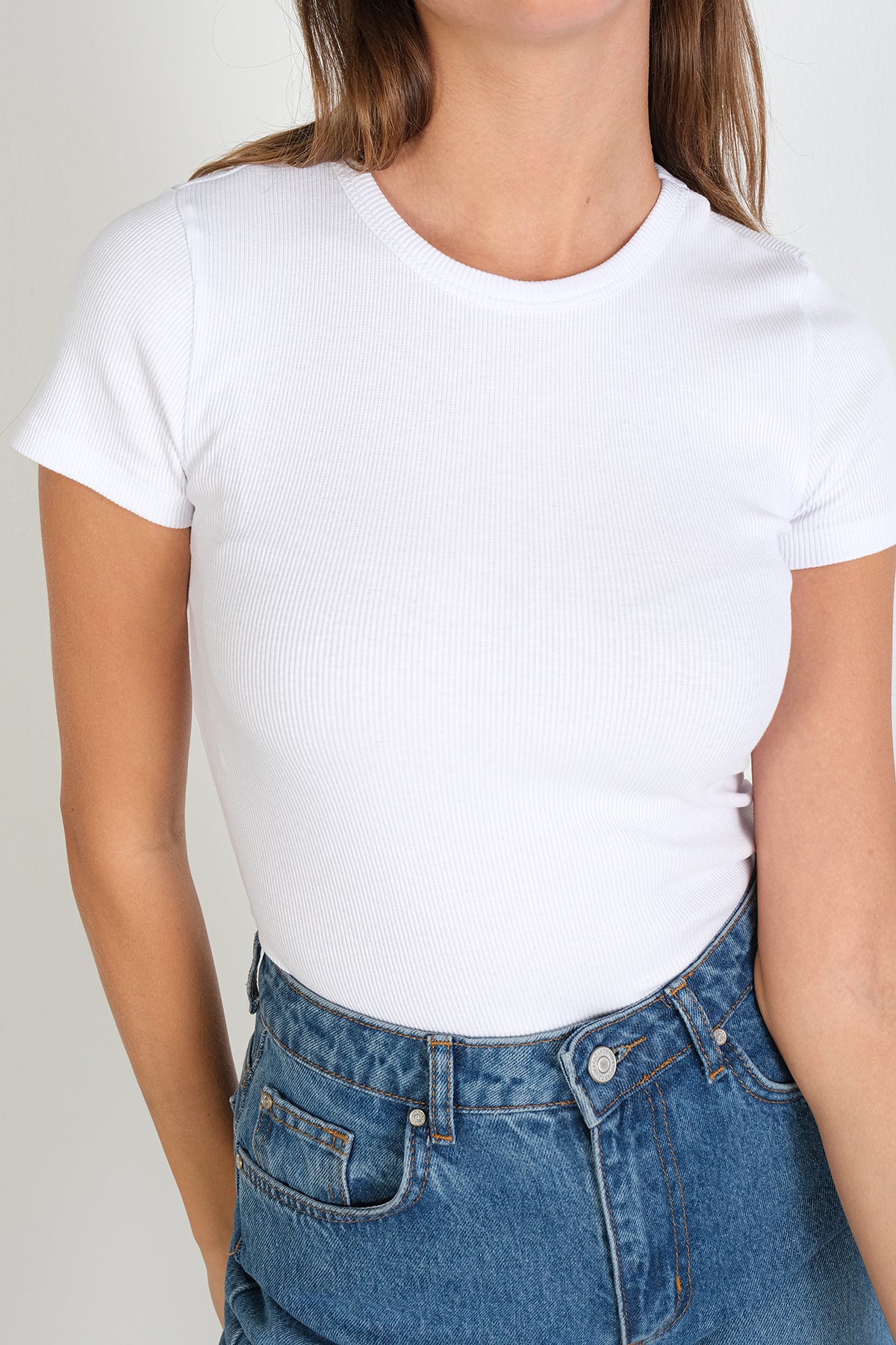 White_Round-Neck-Basic-T-shirt-addax