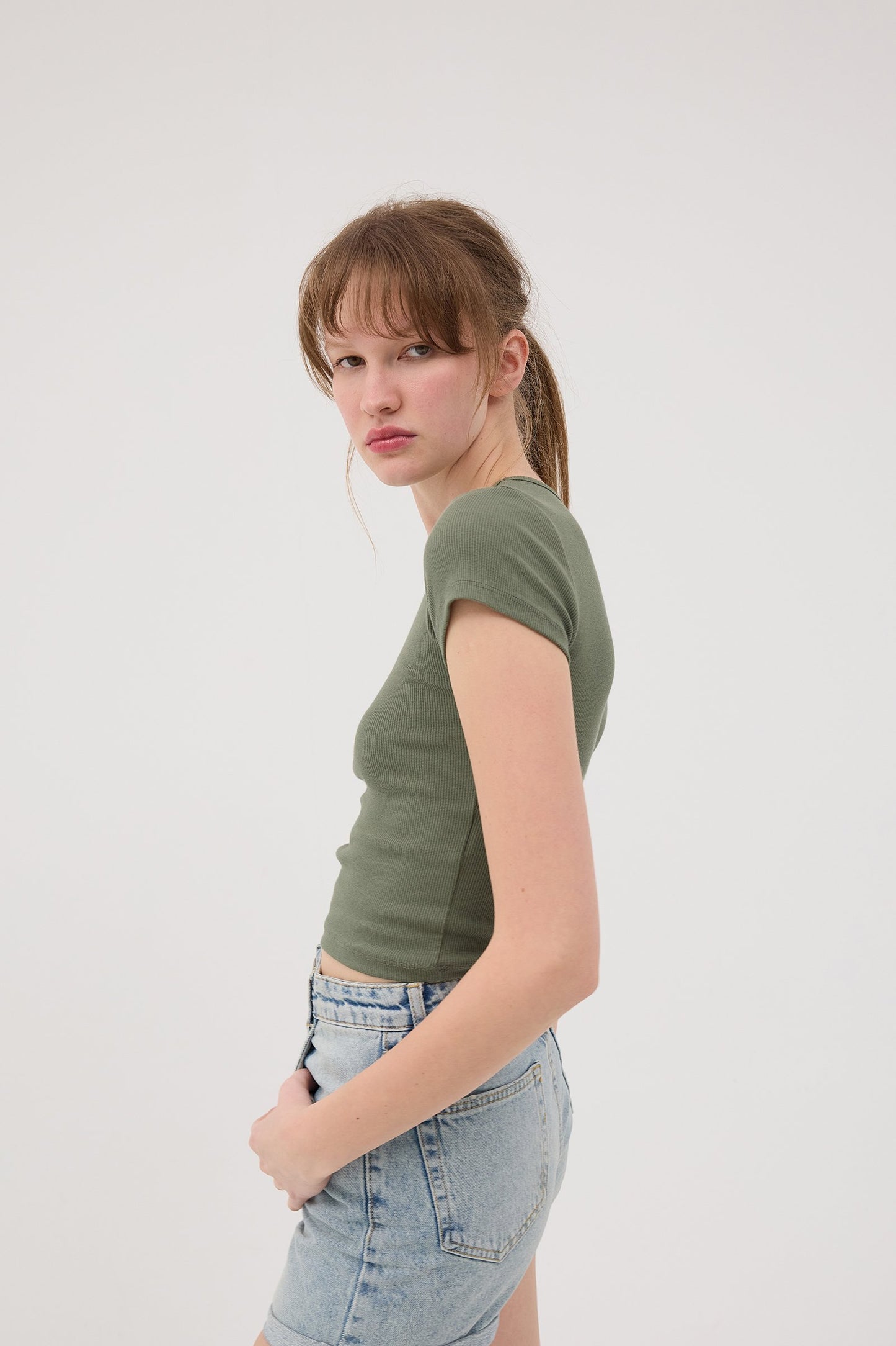 Oil-Green_Round-Neck-Basic-T-shirt-addax