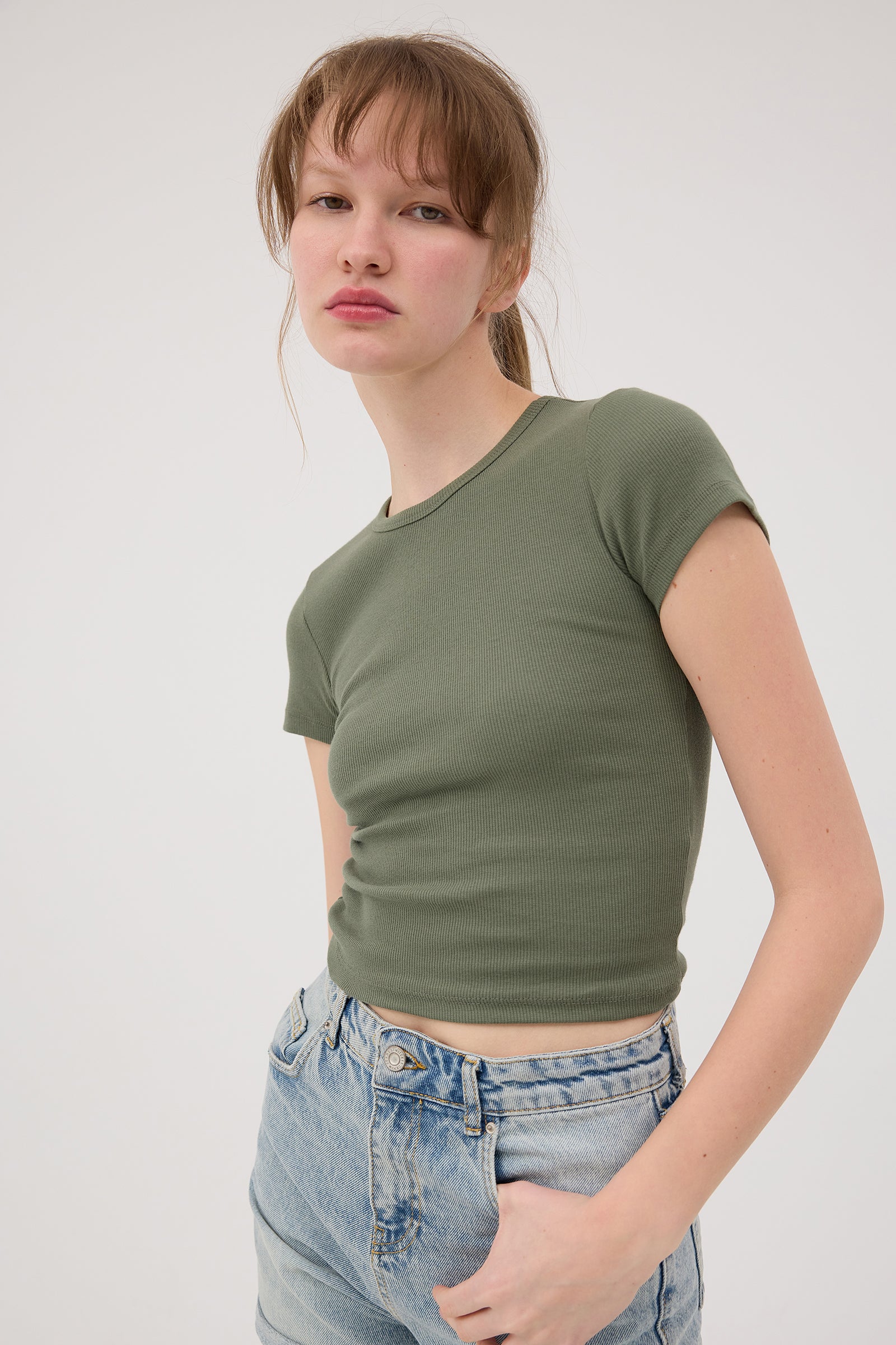Oil-Green_Round-Neck-Basic-T-shirt-addax