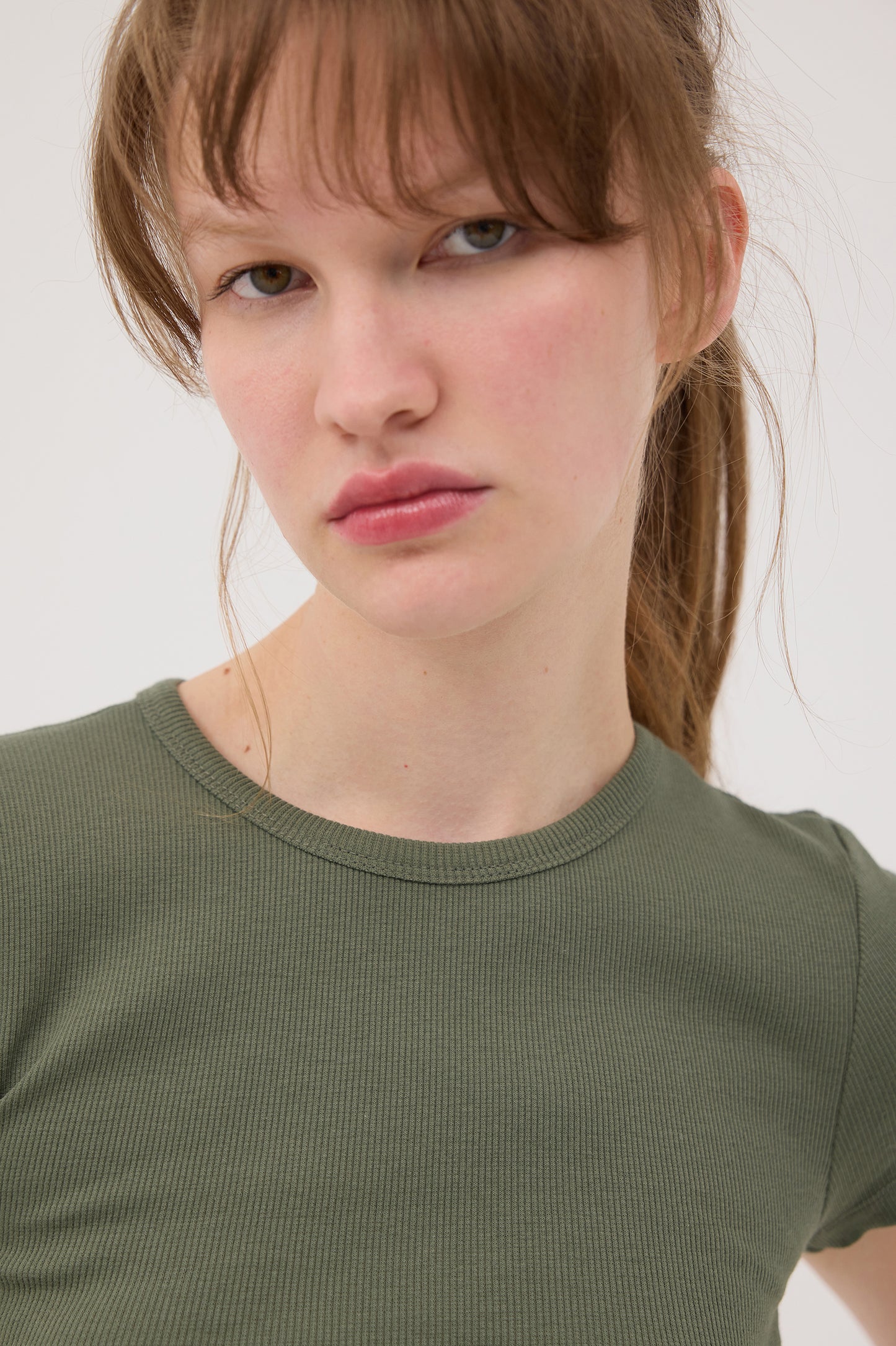 Oil-Green_Round-Neck-Basic-T-shirt-addax