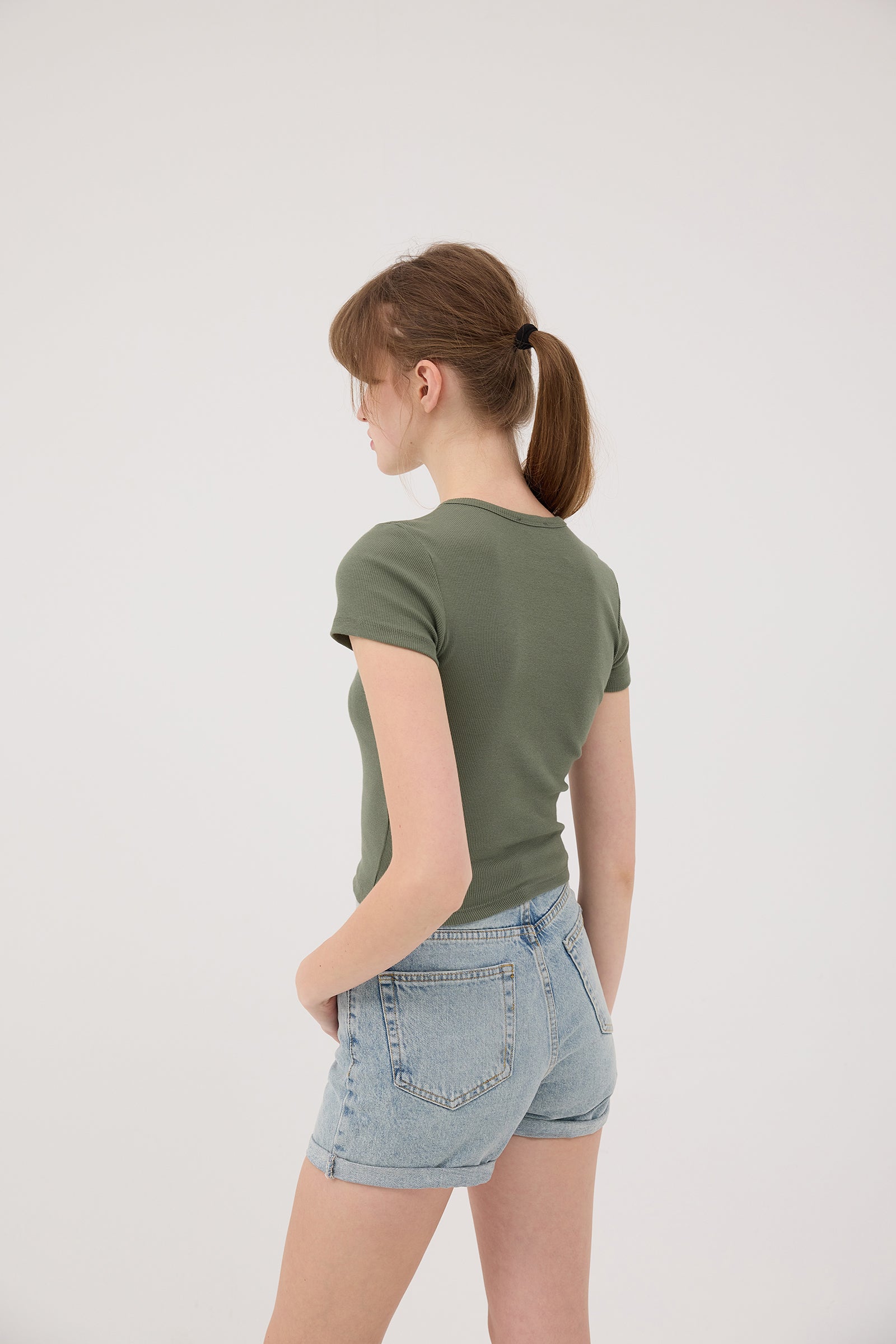 Oil-Green_Round-Neck-Basic-T-shirt-addax