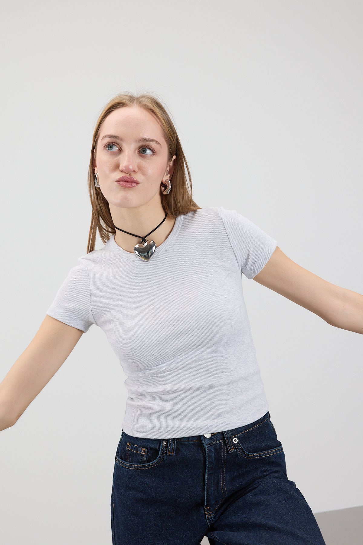 Snow-Melange_Round-Neck-Basic-T-shirt-addax