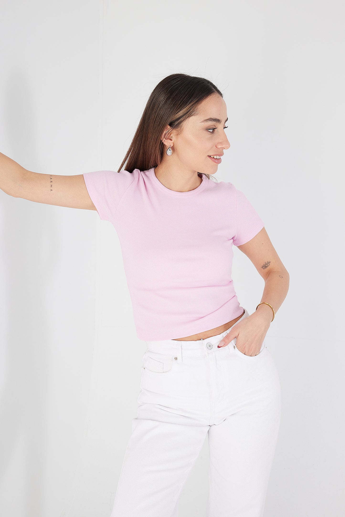 Begonia_Round-Neck-Basic-T-shirt-addax