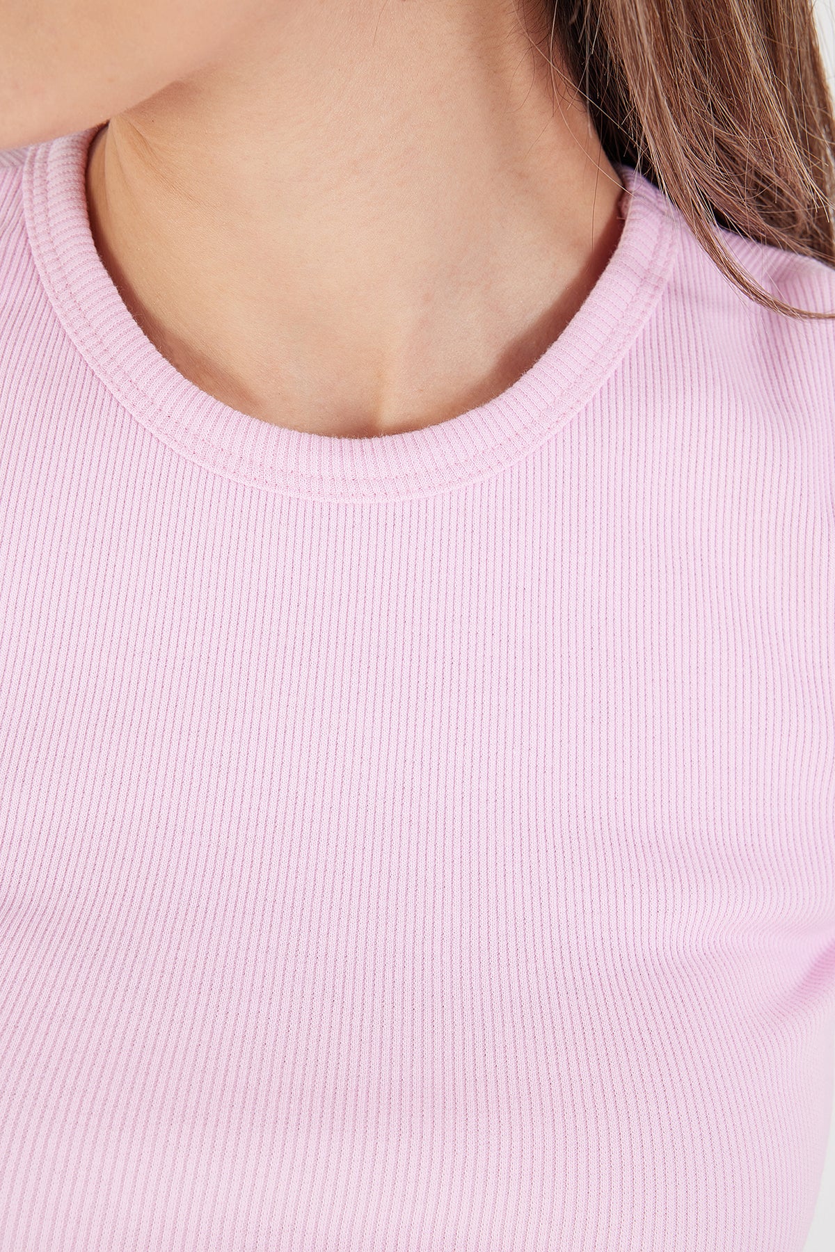 Begonia_Round-Neck-Basic-T-shirt-addax