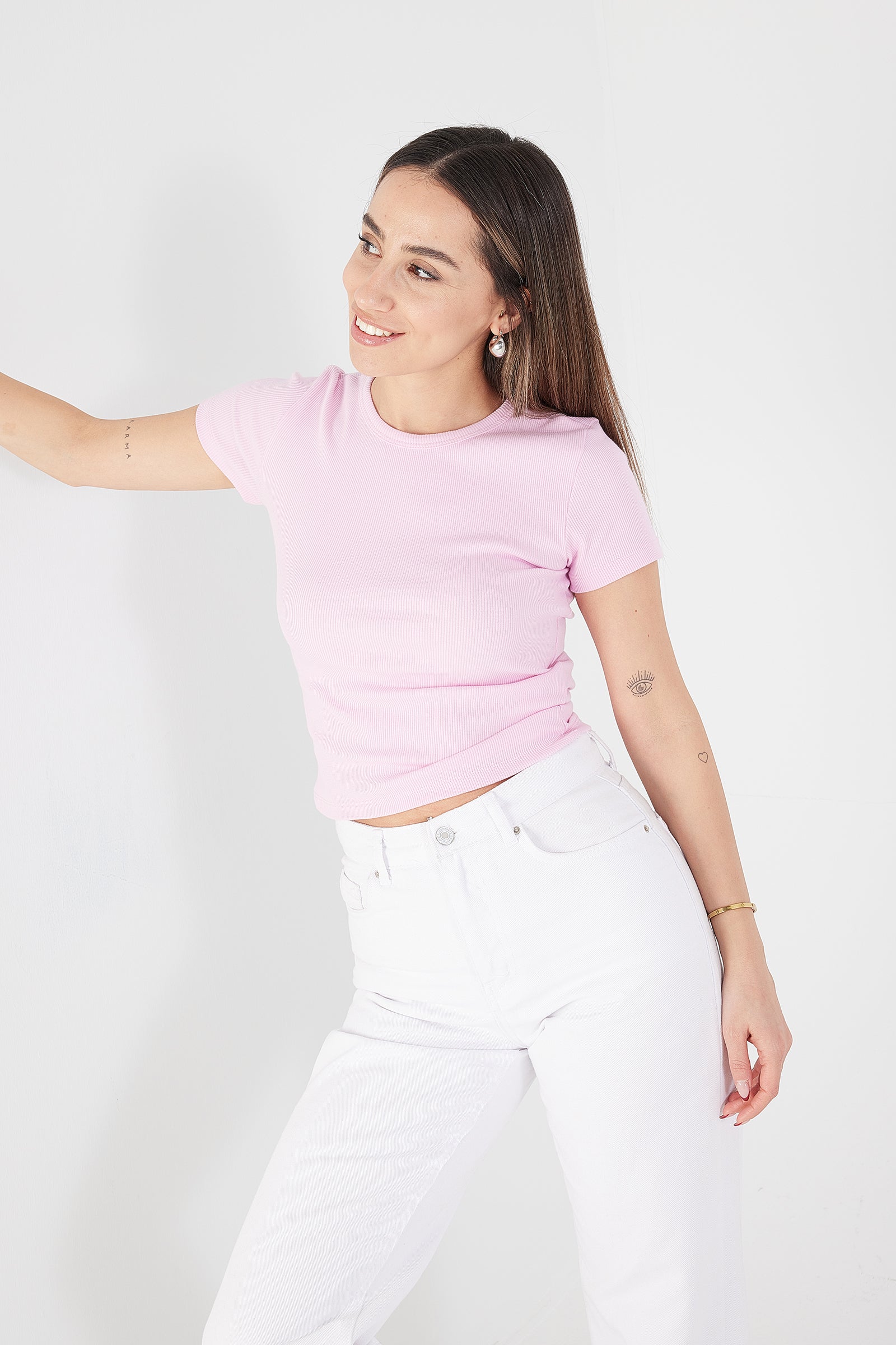 Begonia_Round-Neck-Basic-T-shirt-addax