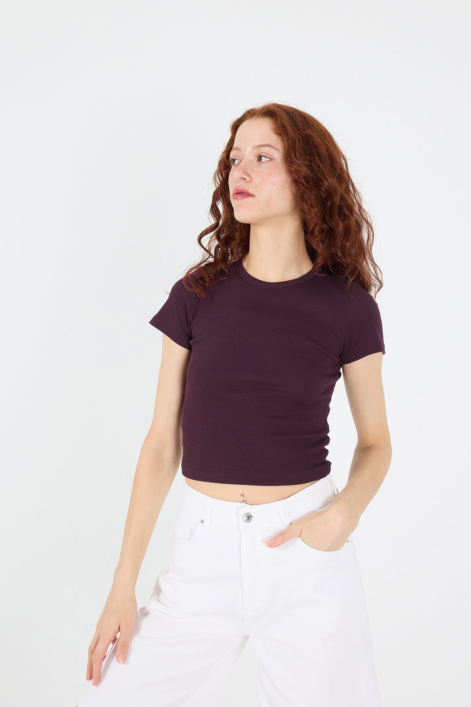 Gardenia_Round-Neck-Basic-T-shirt-addax