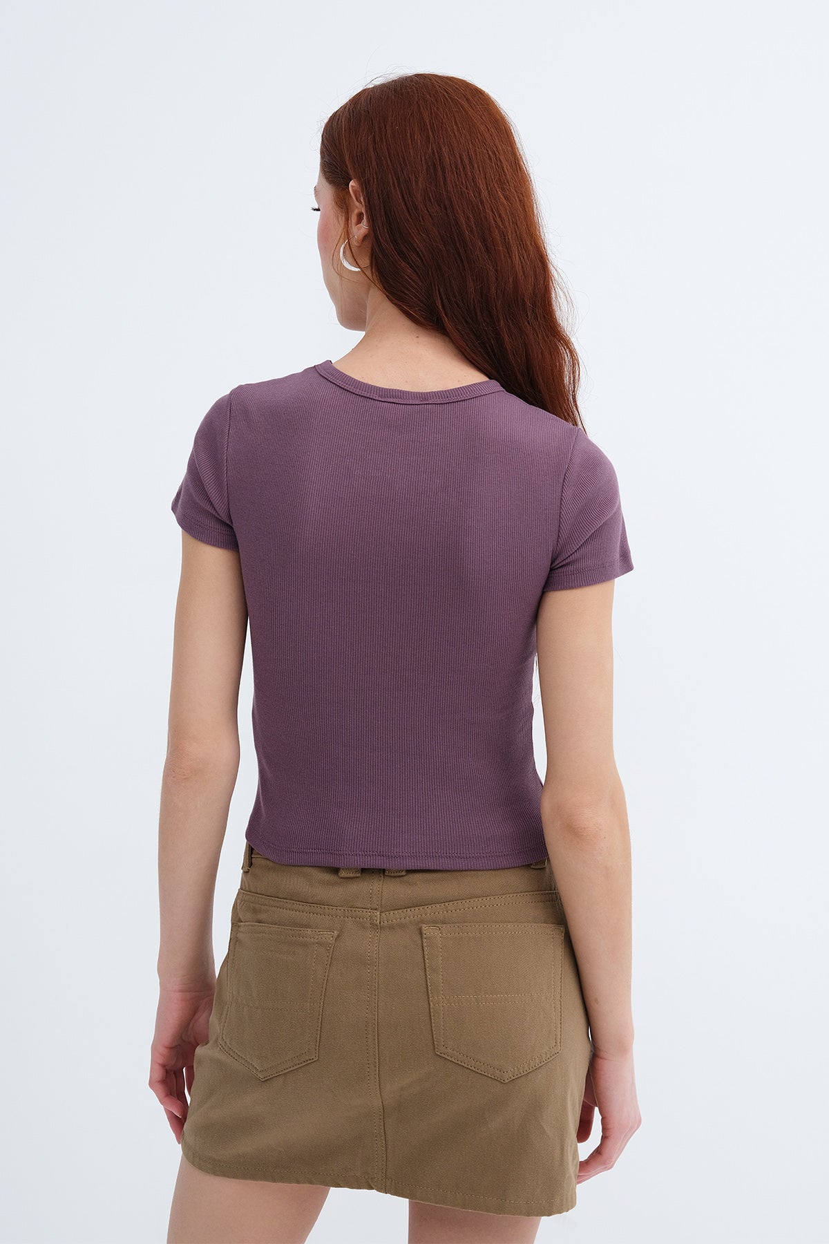 Grape_Round-Neck-Basic-T-shirt--addax