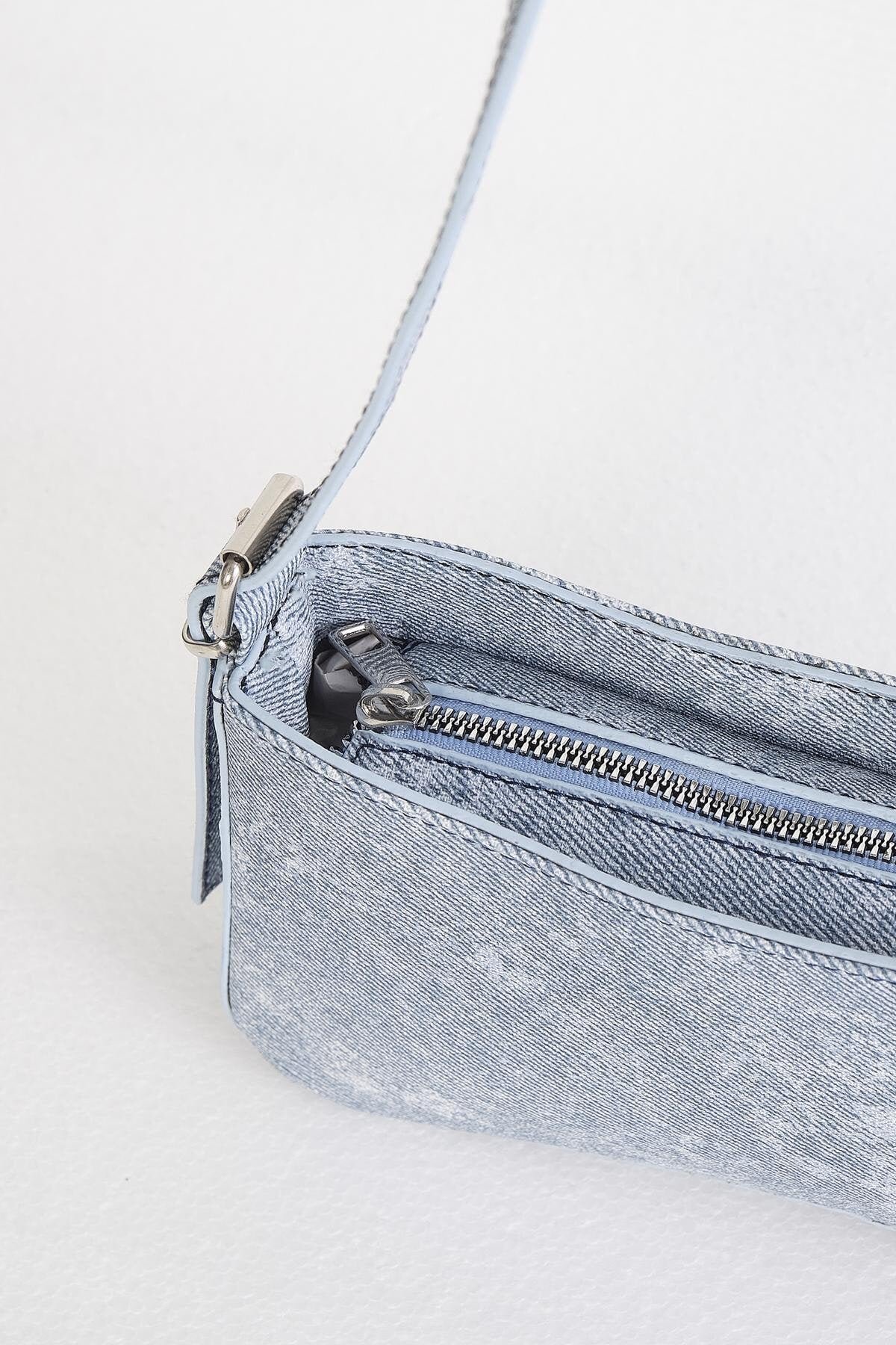 Light-Blue_Zip-Up-Shoulder-Bag-addax