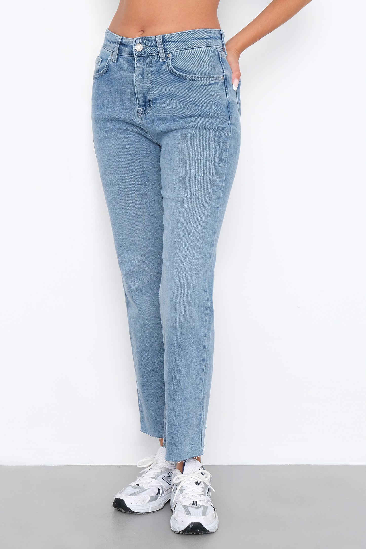 Acid-Wash_Mom-Jeans-addax