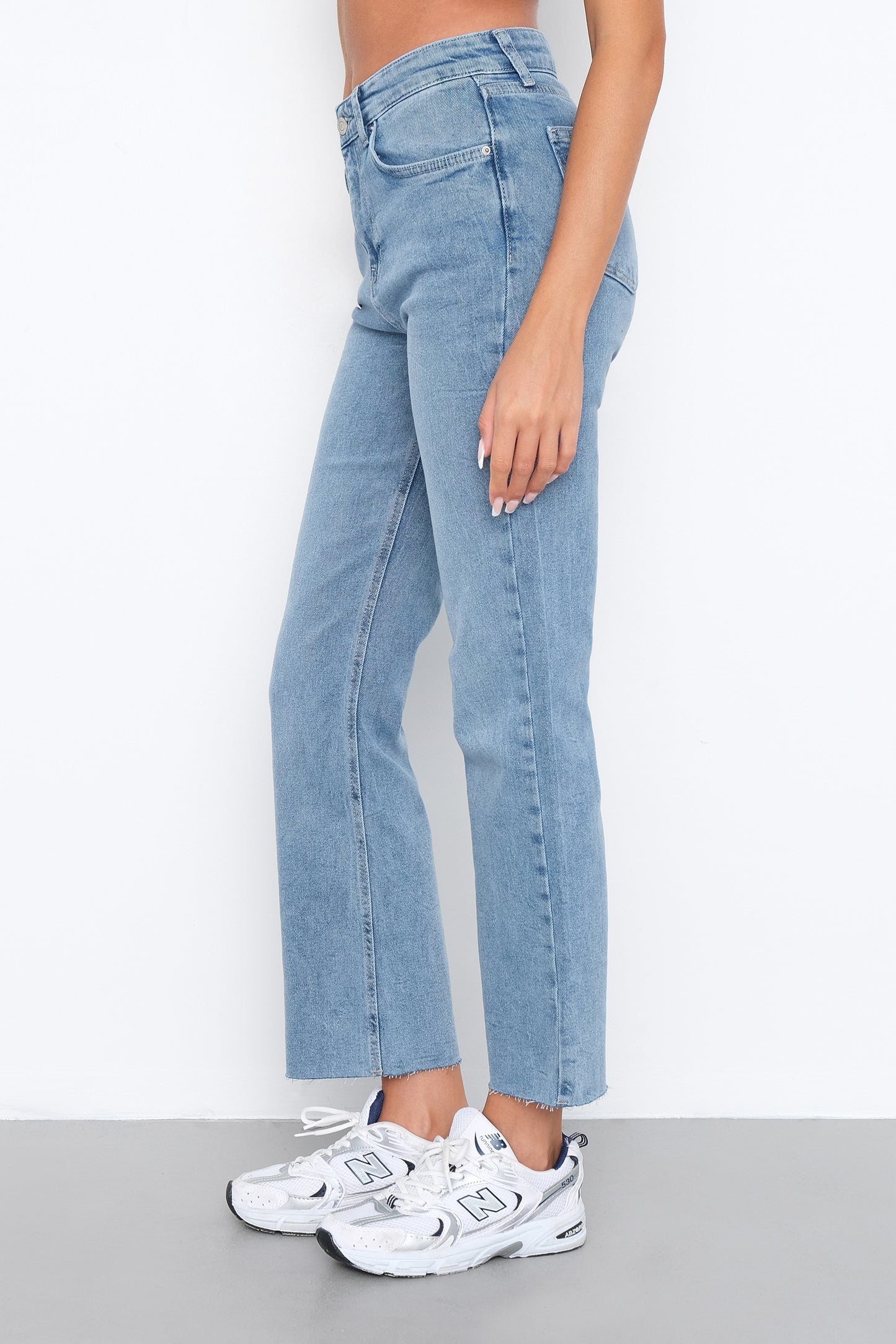 Acid-Wash_Mom-Jeans-addax