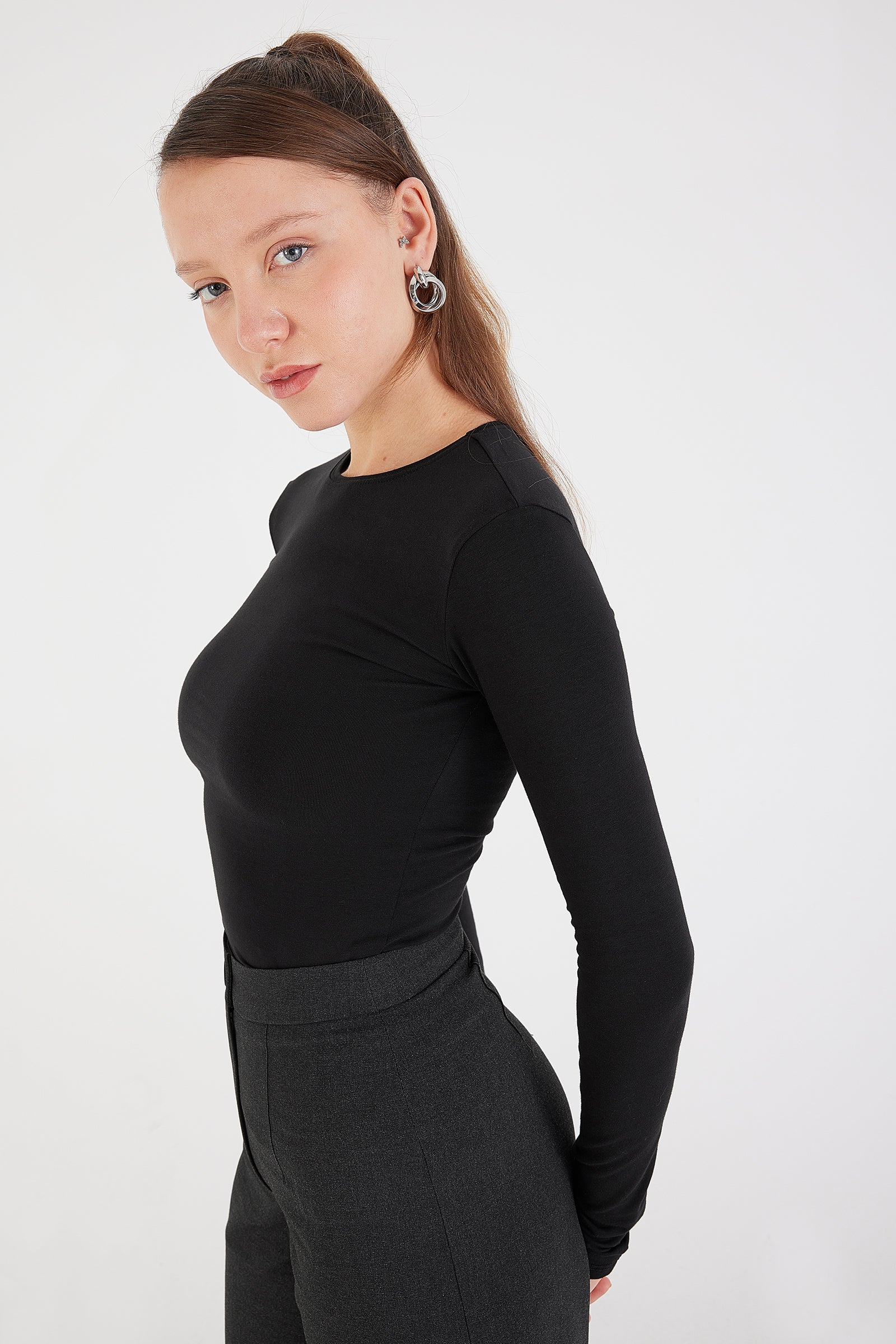 Black_Round-Neck-Basic-Blouse-addax