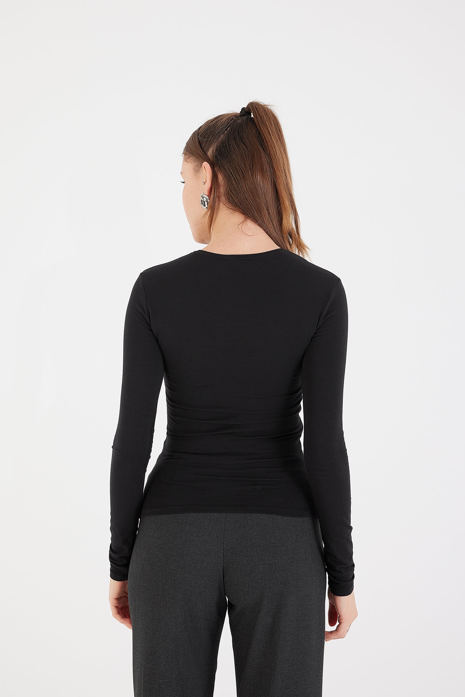 Black_Round-Neck-Basic-Blouse-addax