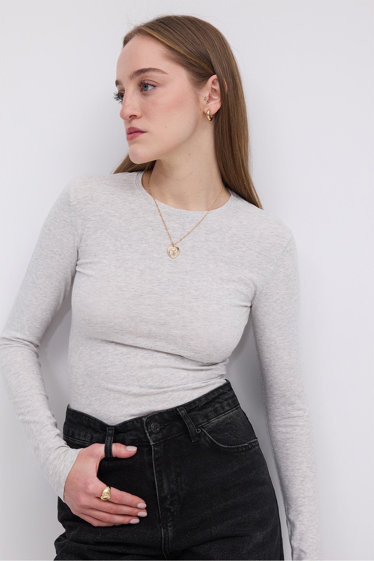 Snow-Melange_Round-Neck-Basic-Blouse-addax