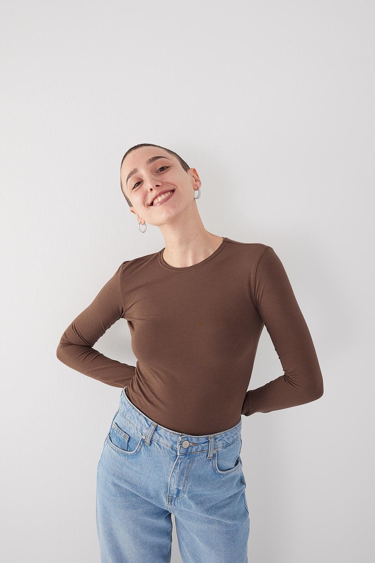 Bitter-Coffee_Round-Neck-Basic-Blouse-addax