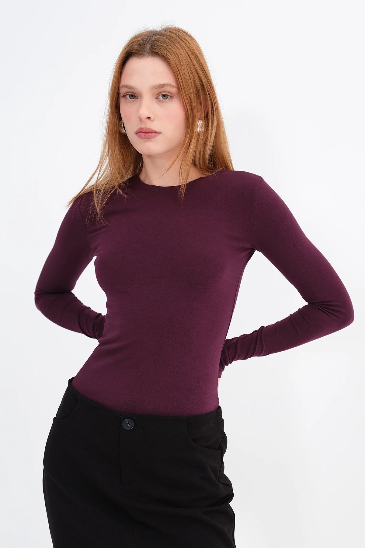 Gardenia_Round-Neck-Basic-Blouse-addax
