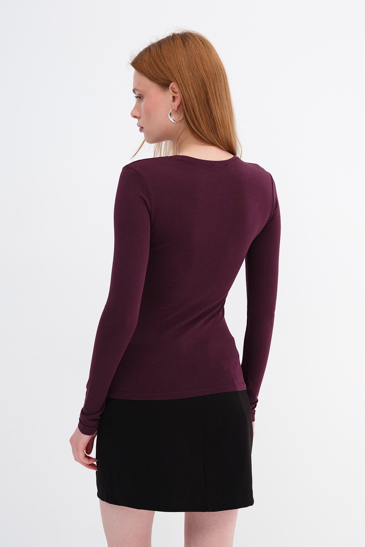 Gardenia_Round-Neck-Basic-Blouse-addax