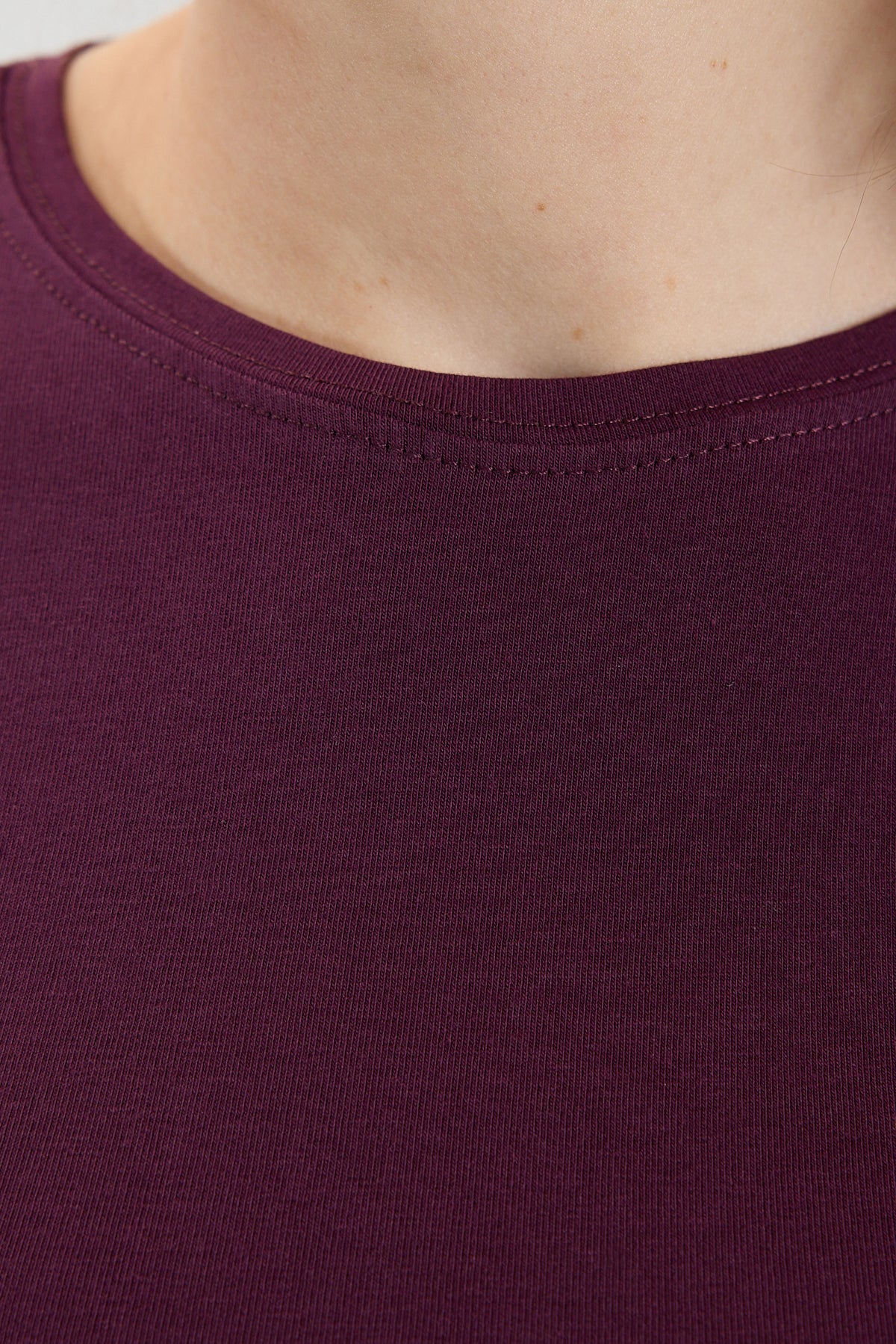 Gardenia_Round-Neck-Basic-Blouse-addax