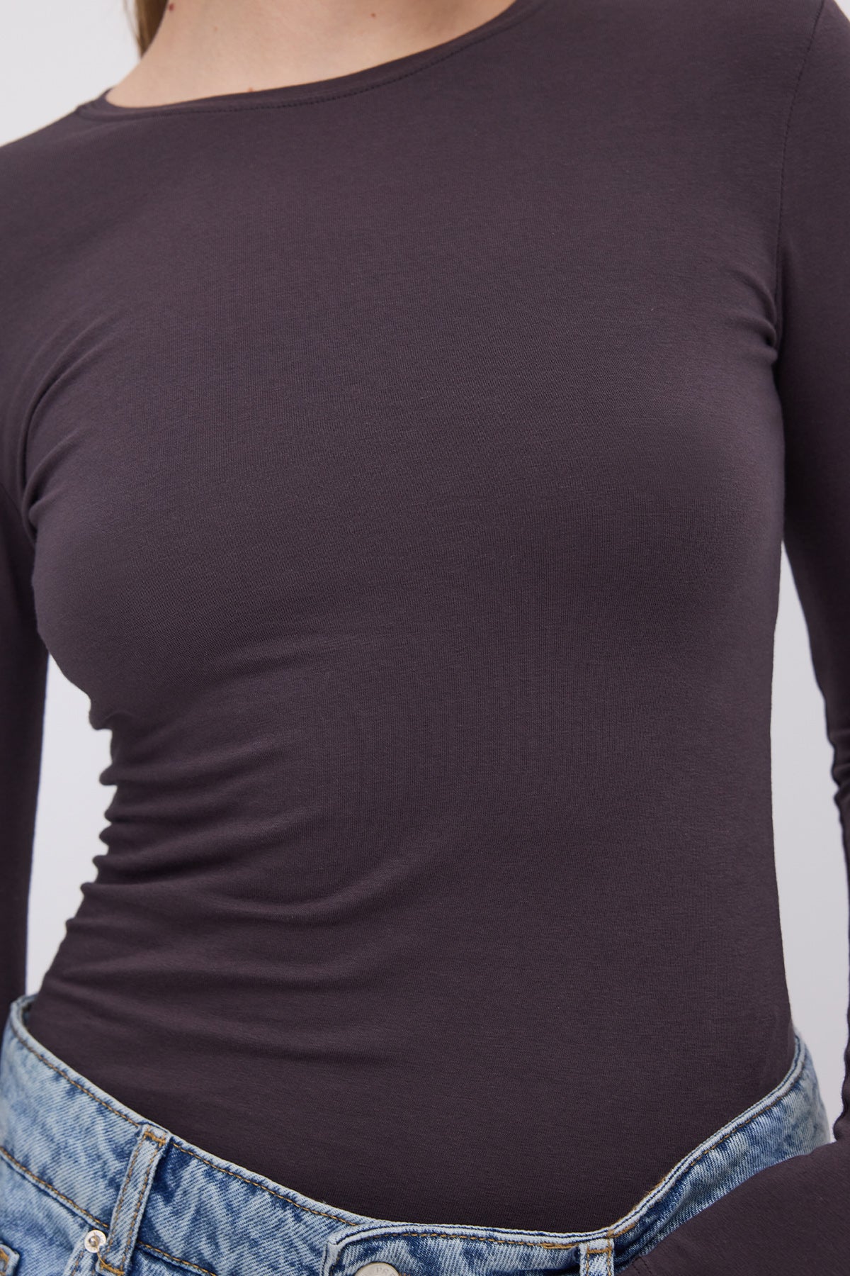 Soft-Brown_Round-Neck-Basic-Blouse-addax