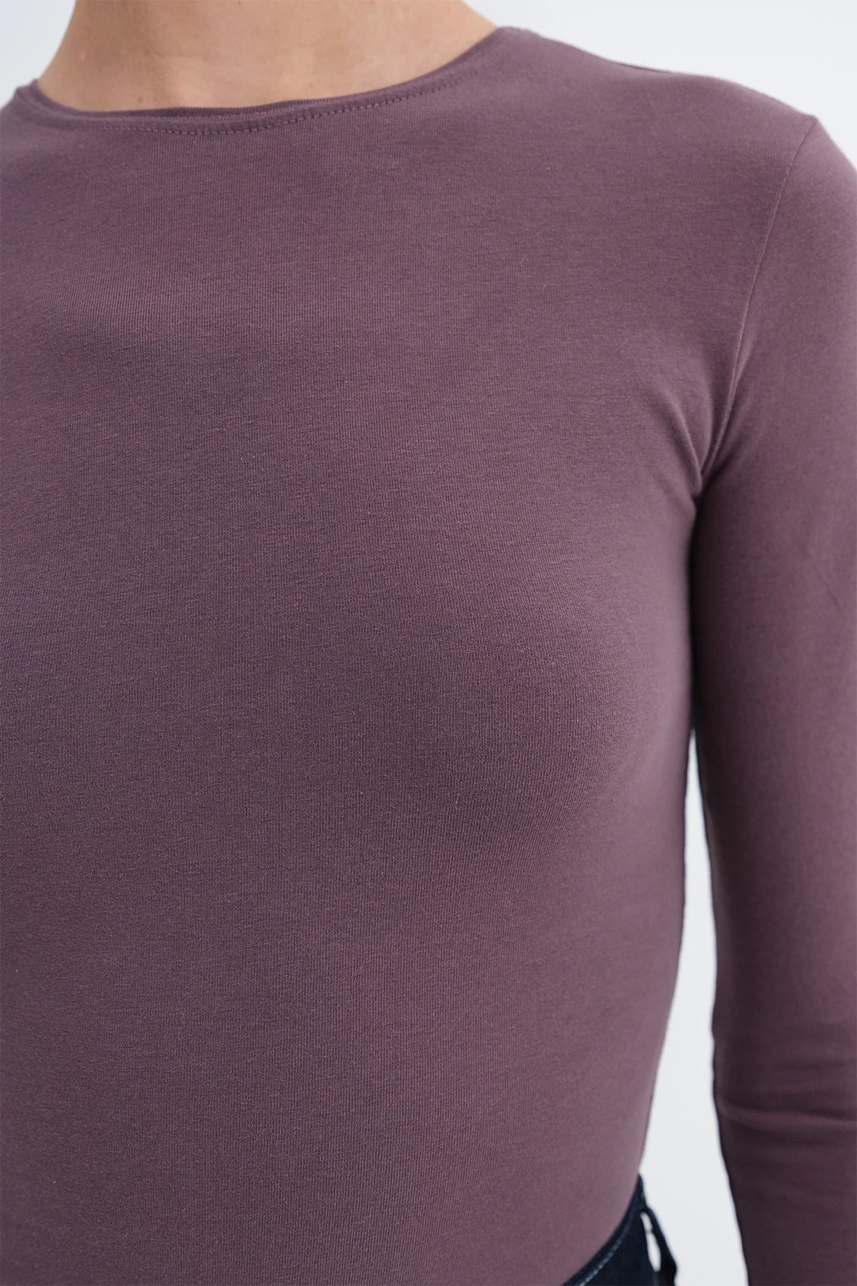 Grape_Round-Neck-Basic-Blouse-addax