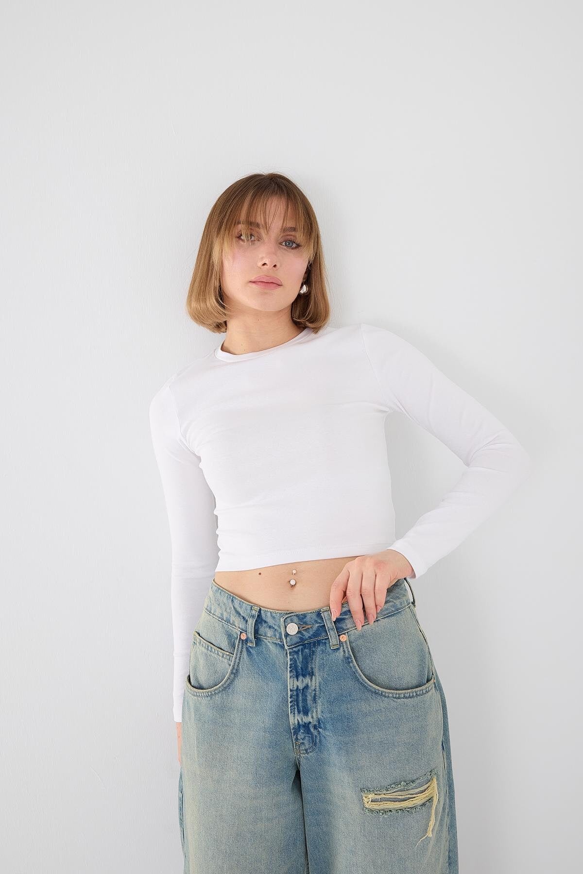 Round Neck Basic Crop Blouse