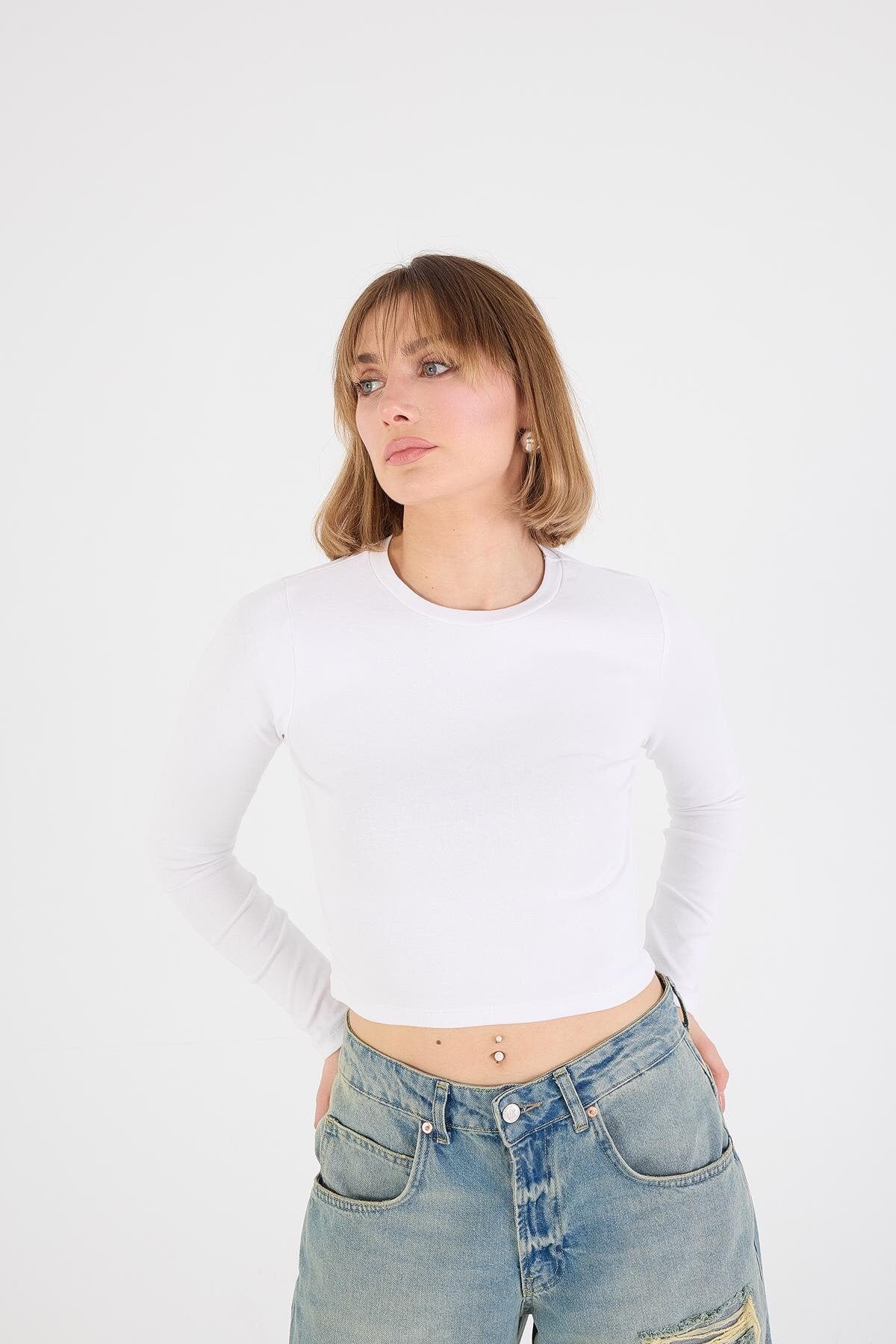 White_Round-Neck-Basic-Crop-Blouse-addax