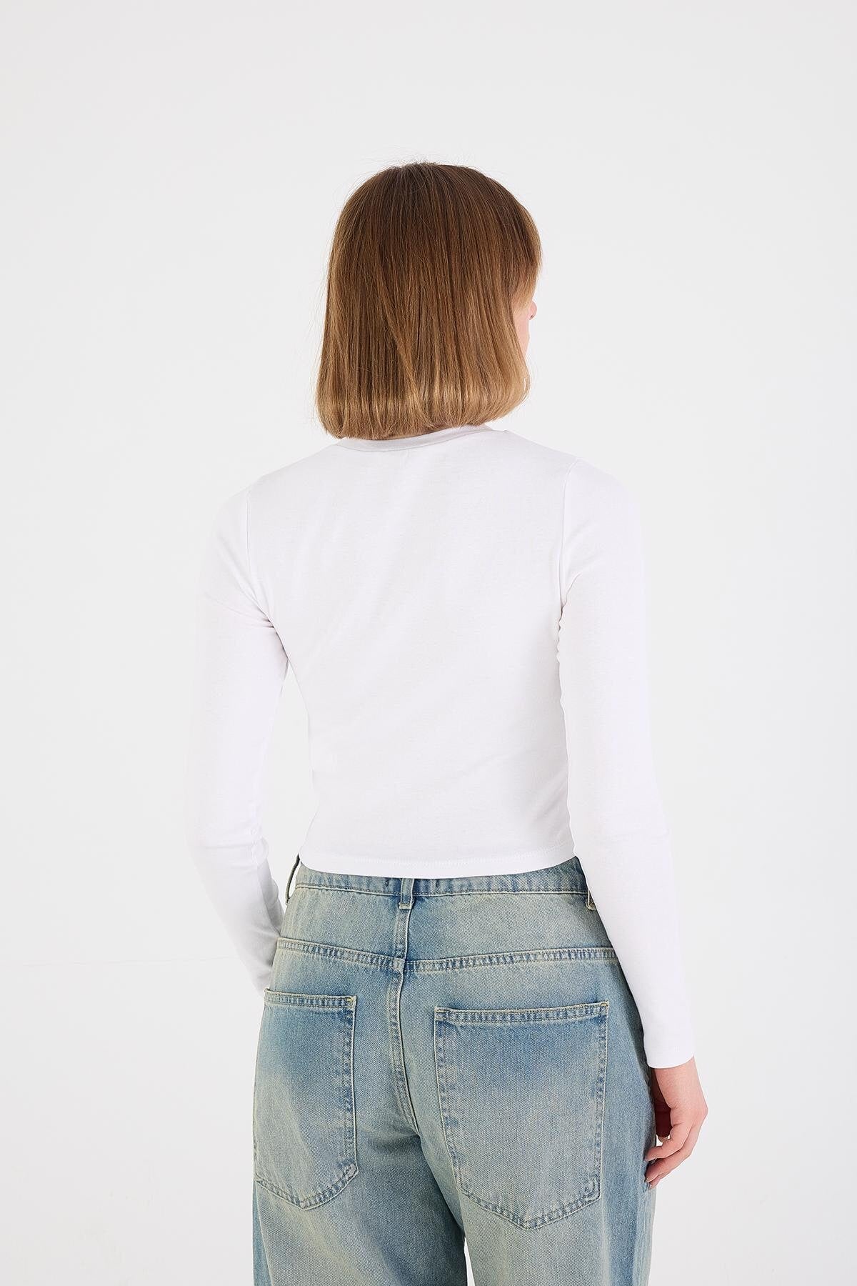 White_Round-Neck-Basic-Crop-Blouse-addax
