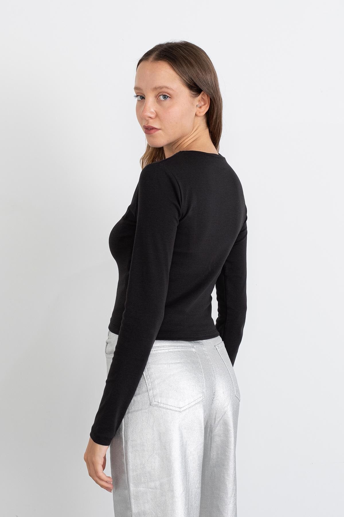 Black_Round-Neck-Basic-Crop-Blouse-addax