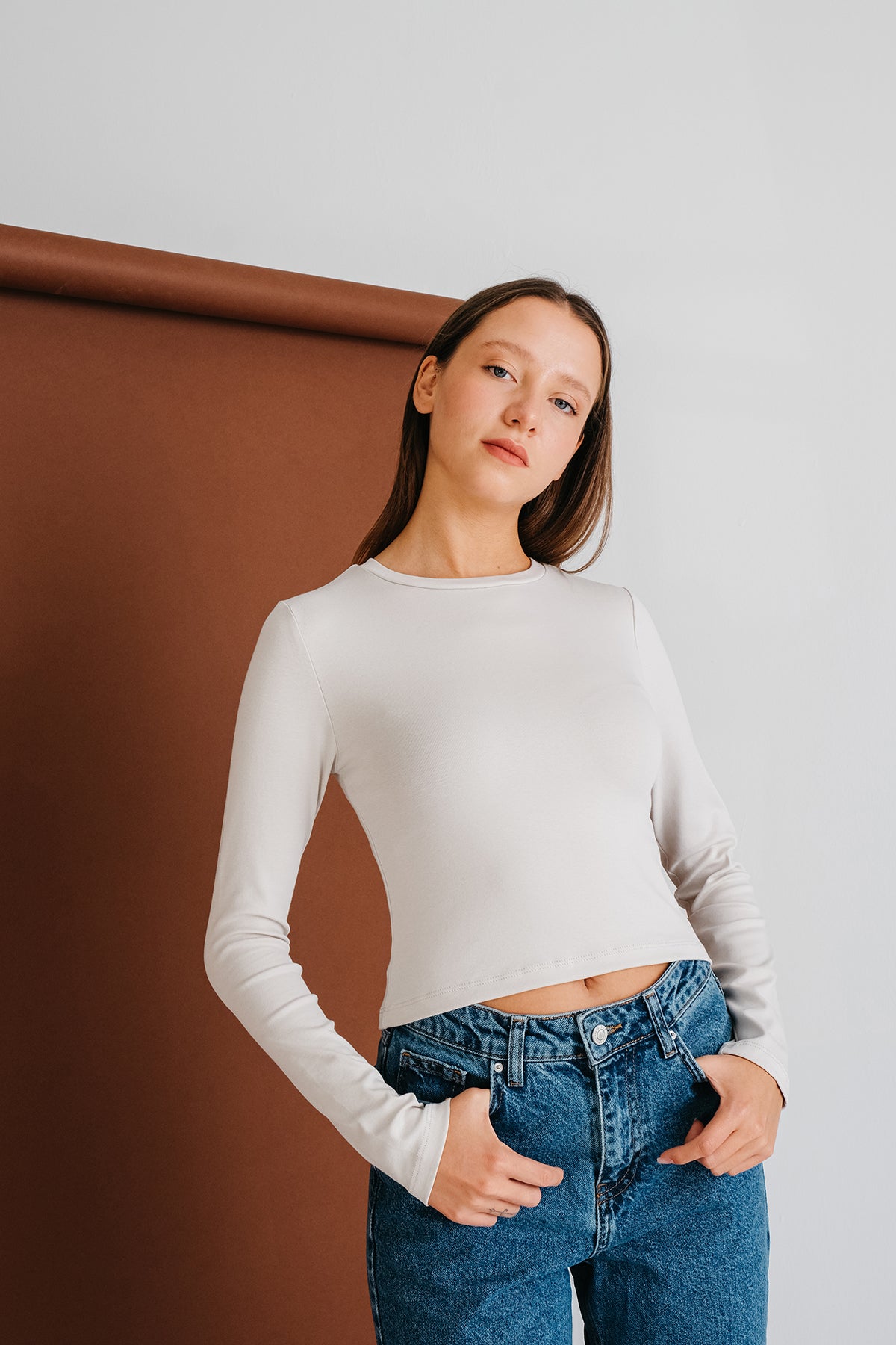 Stone_Round-Neck-Basic-Crop-Blouse-addax