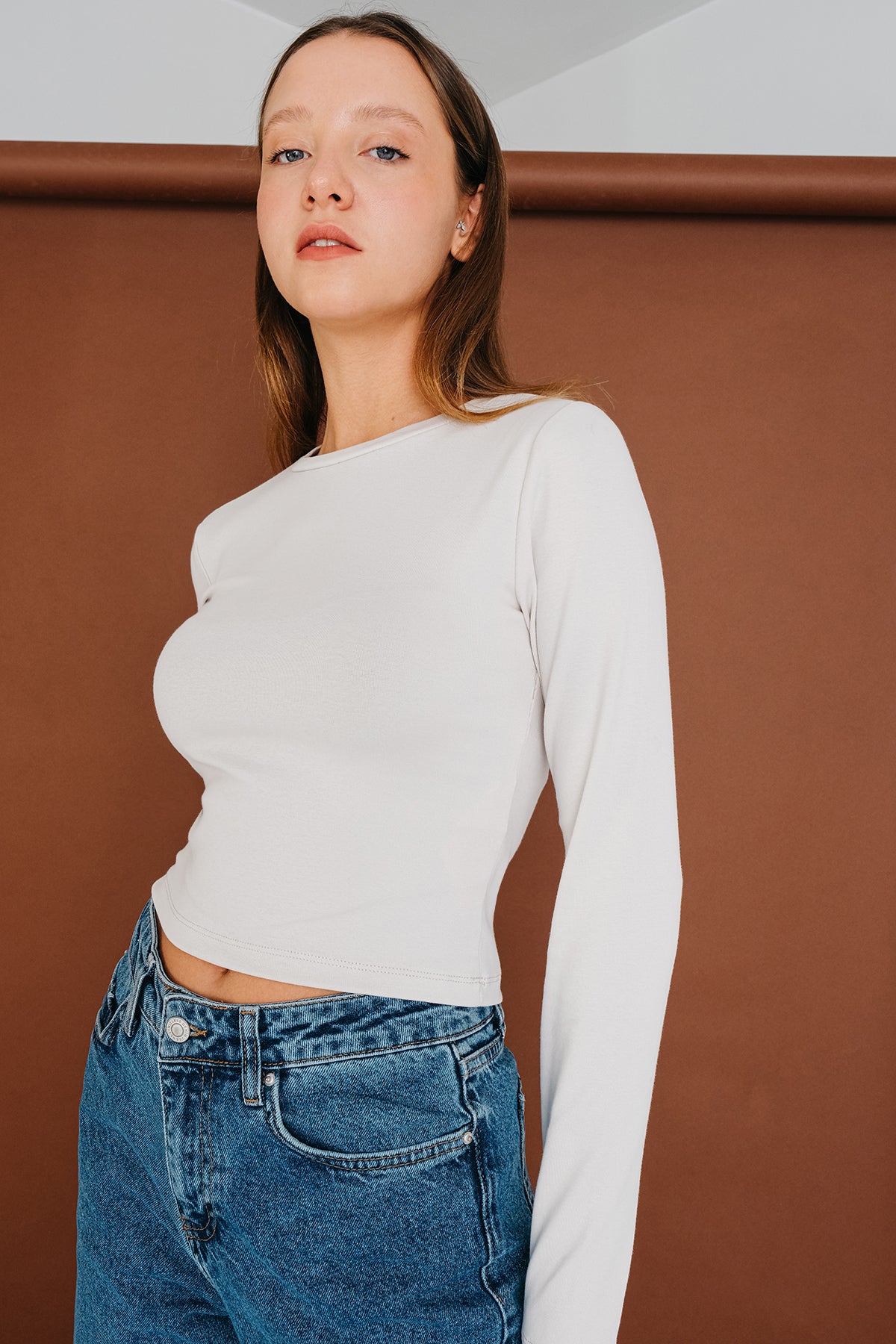 Stone_Round-Neck-Basic-Crop-Blouse-addax