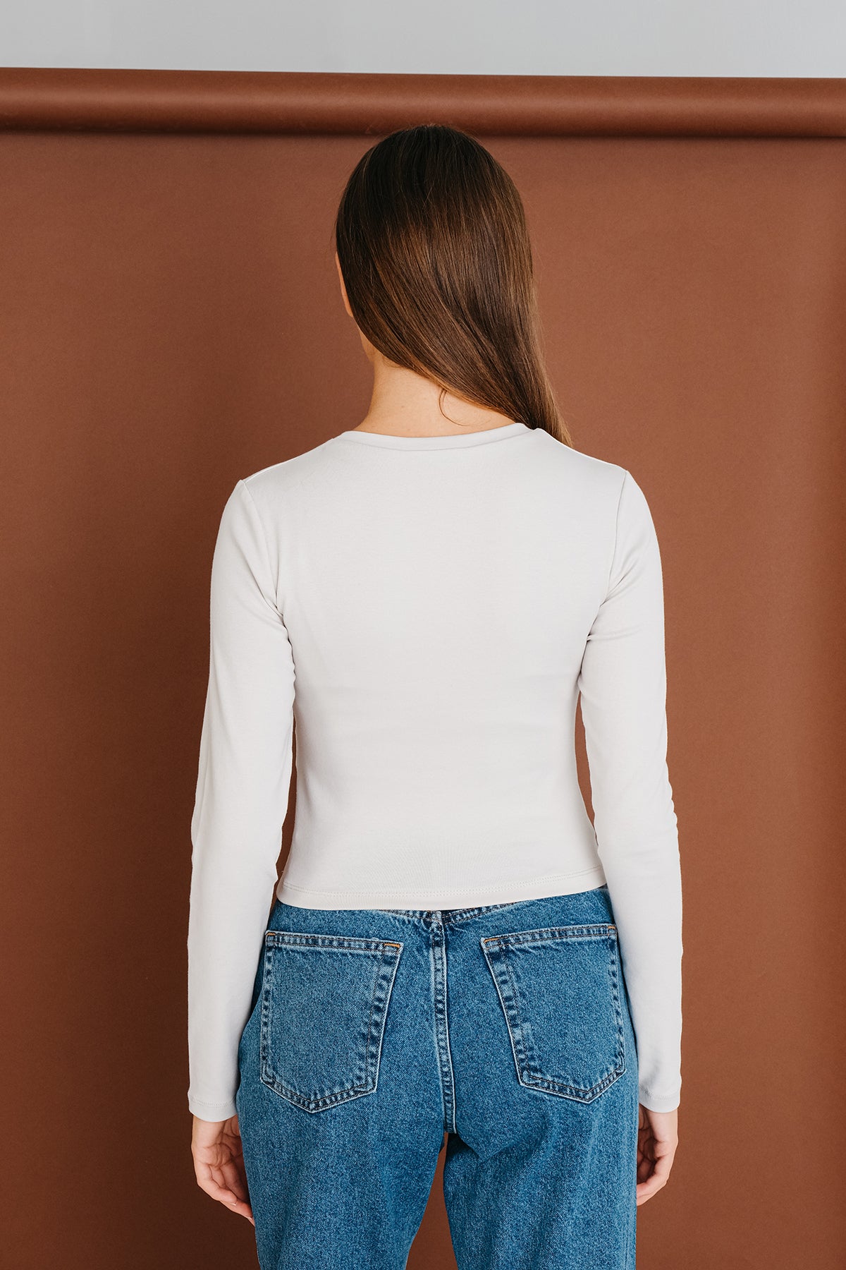 Stone_Round-Neck-Basic-Crop-Blouse-addax