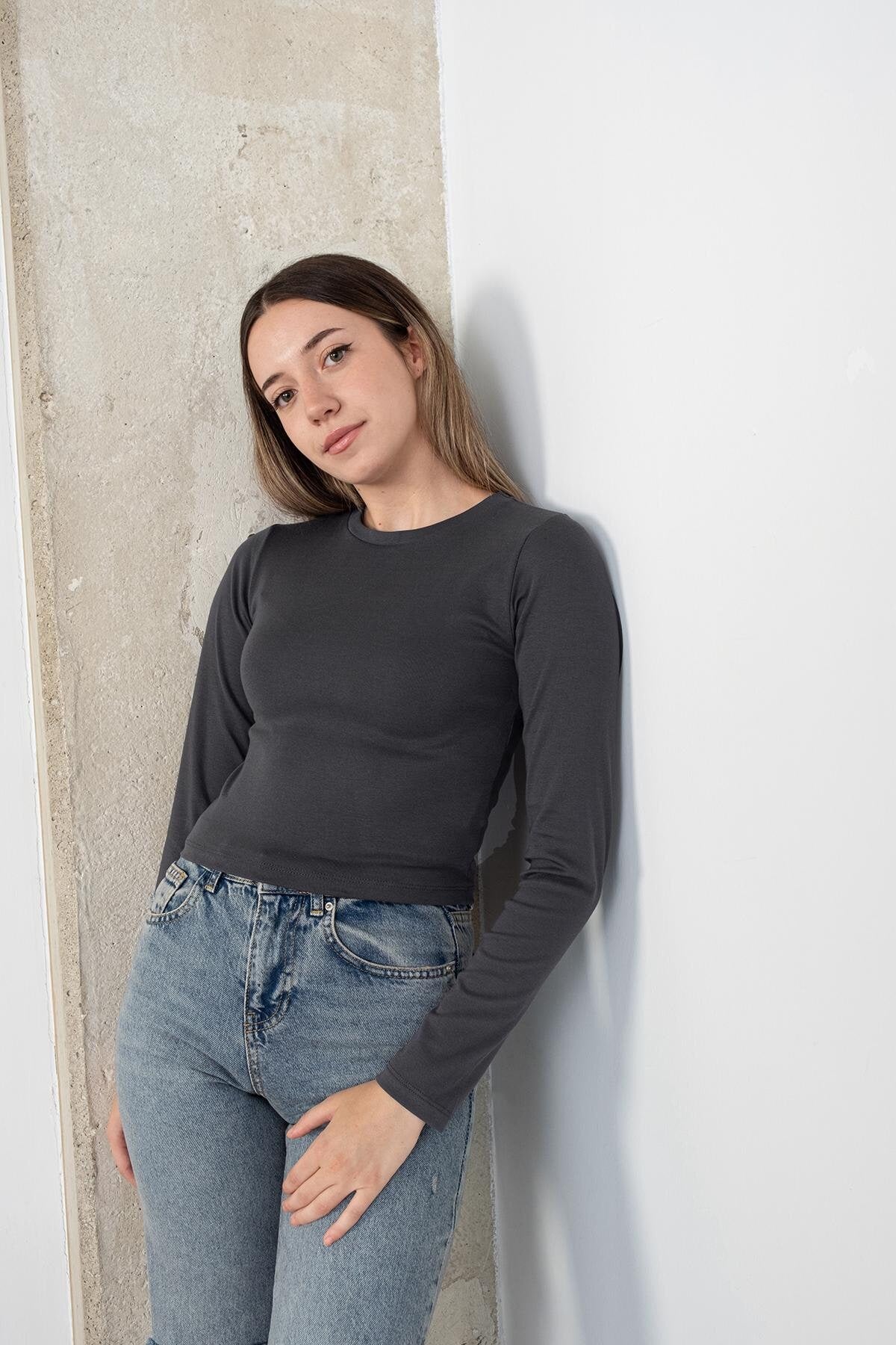 Charcoal_Round-Neck-Basic-Crop-Blouse-addax