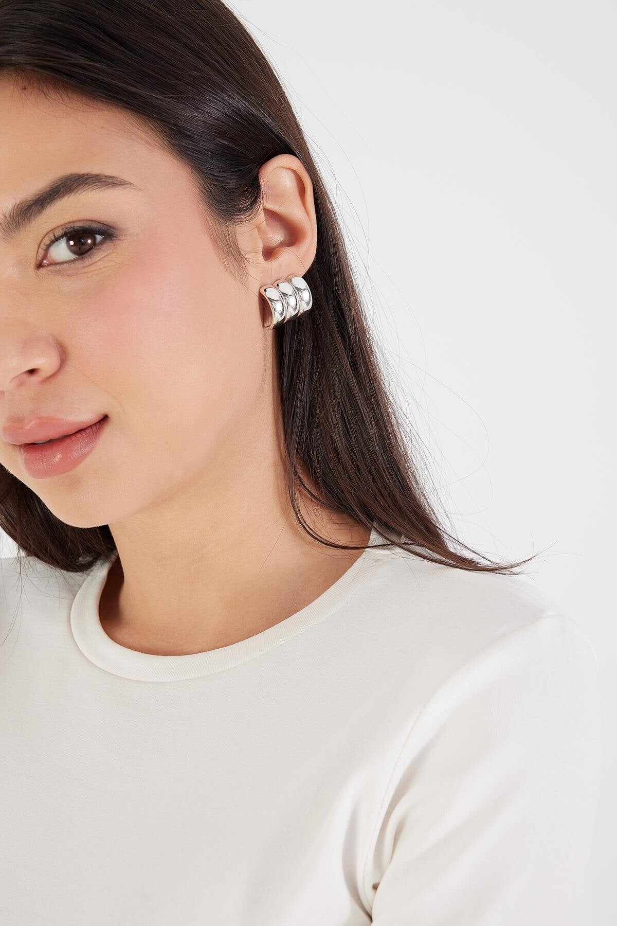 Ecru_Round-Neck-Basic-Crop-Blouse-addax