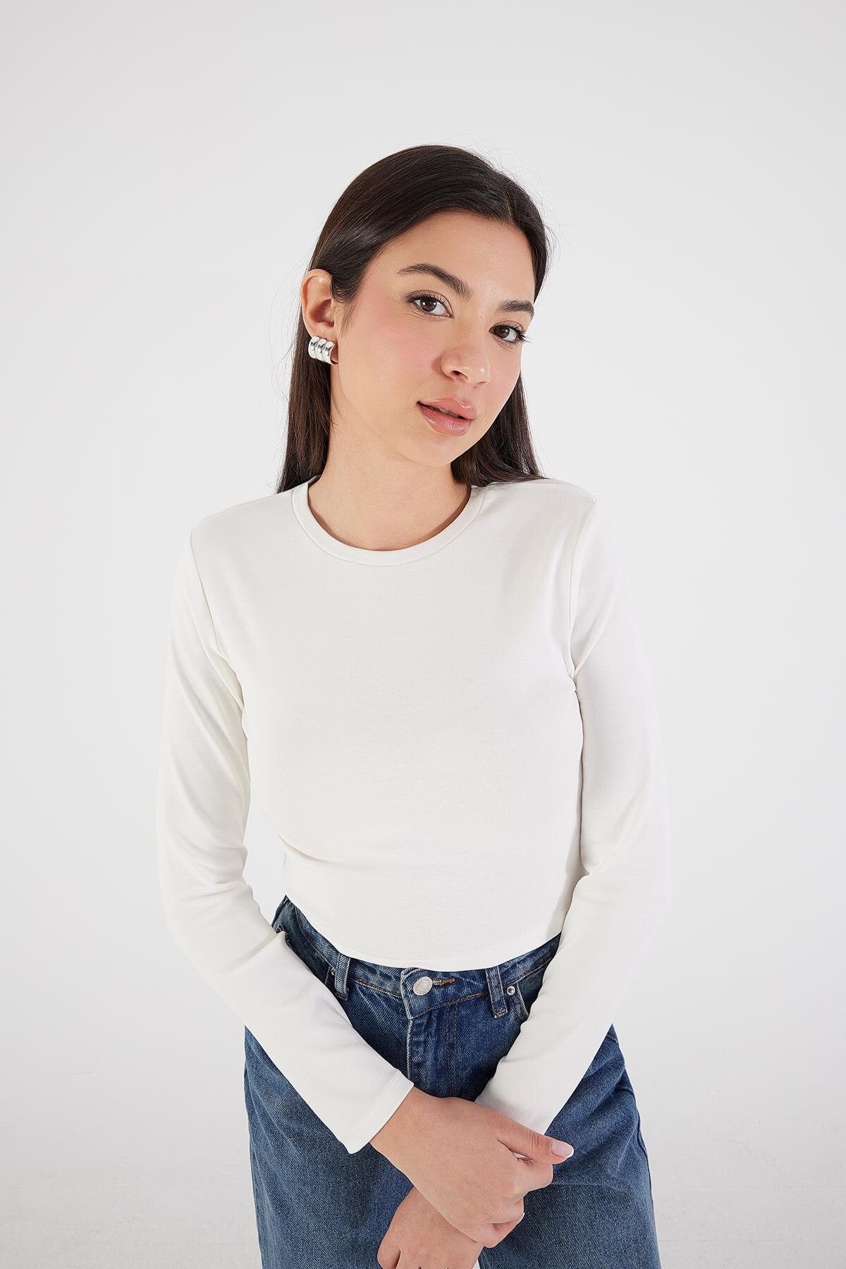 Ecru_Round-Neck-Basic-Crop-Blouse-addax