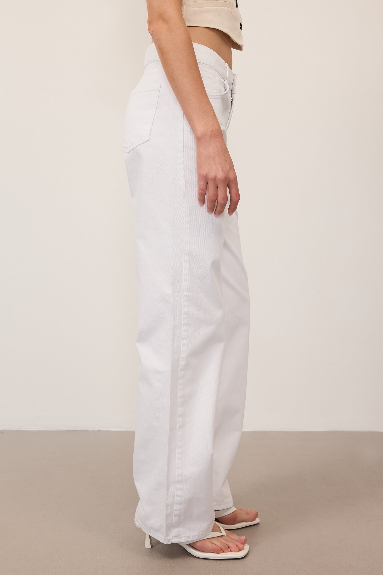 White_High-Waist-Wide-Leg-Jeans-addax