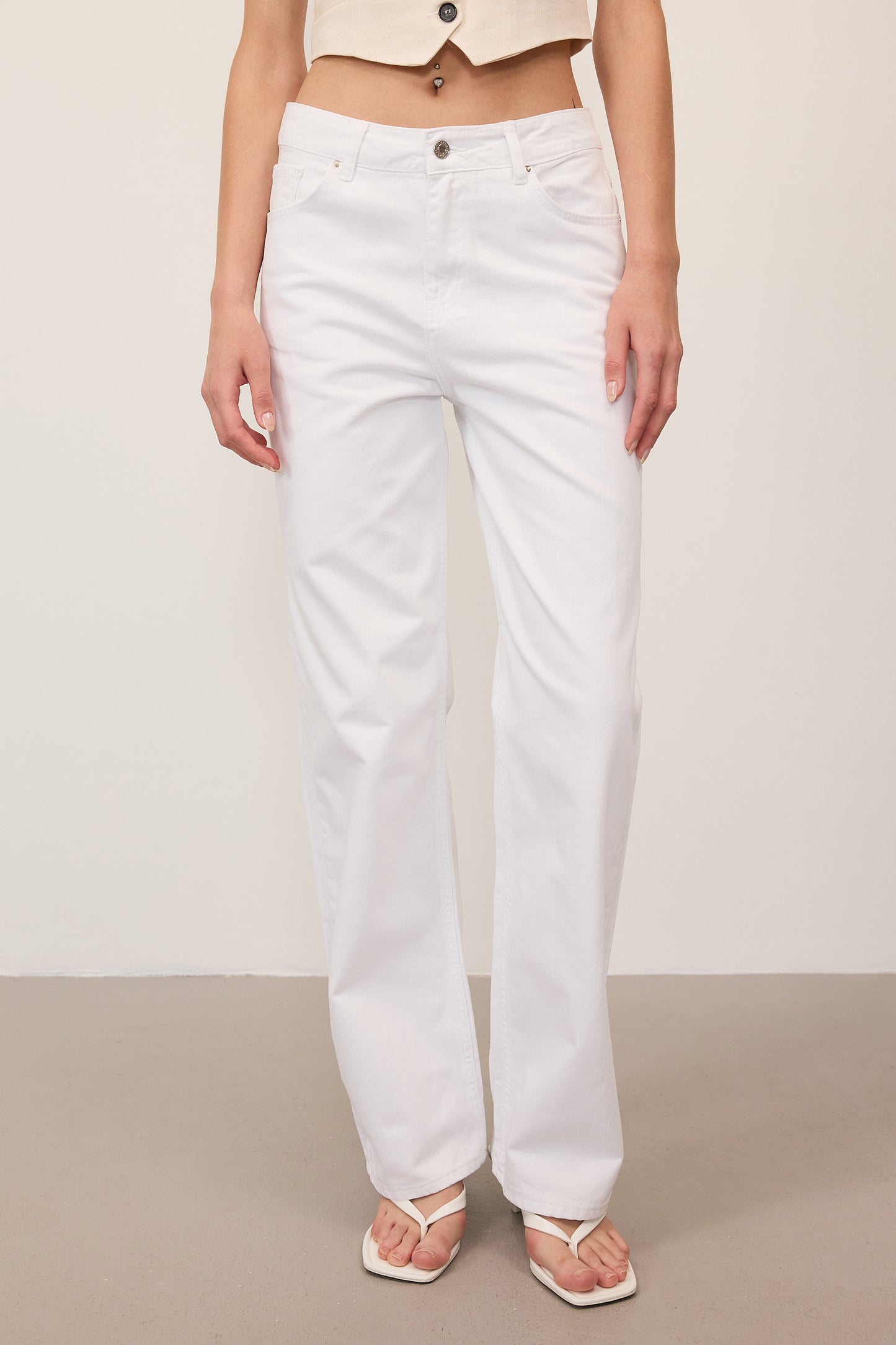 White_High-Waist-Wide-Leg-Jeans-addax
