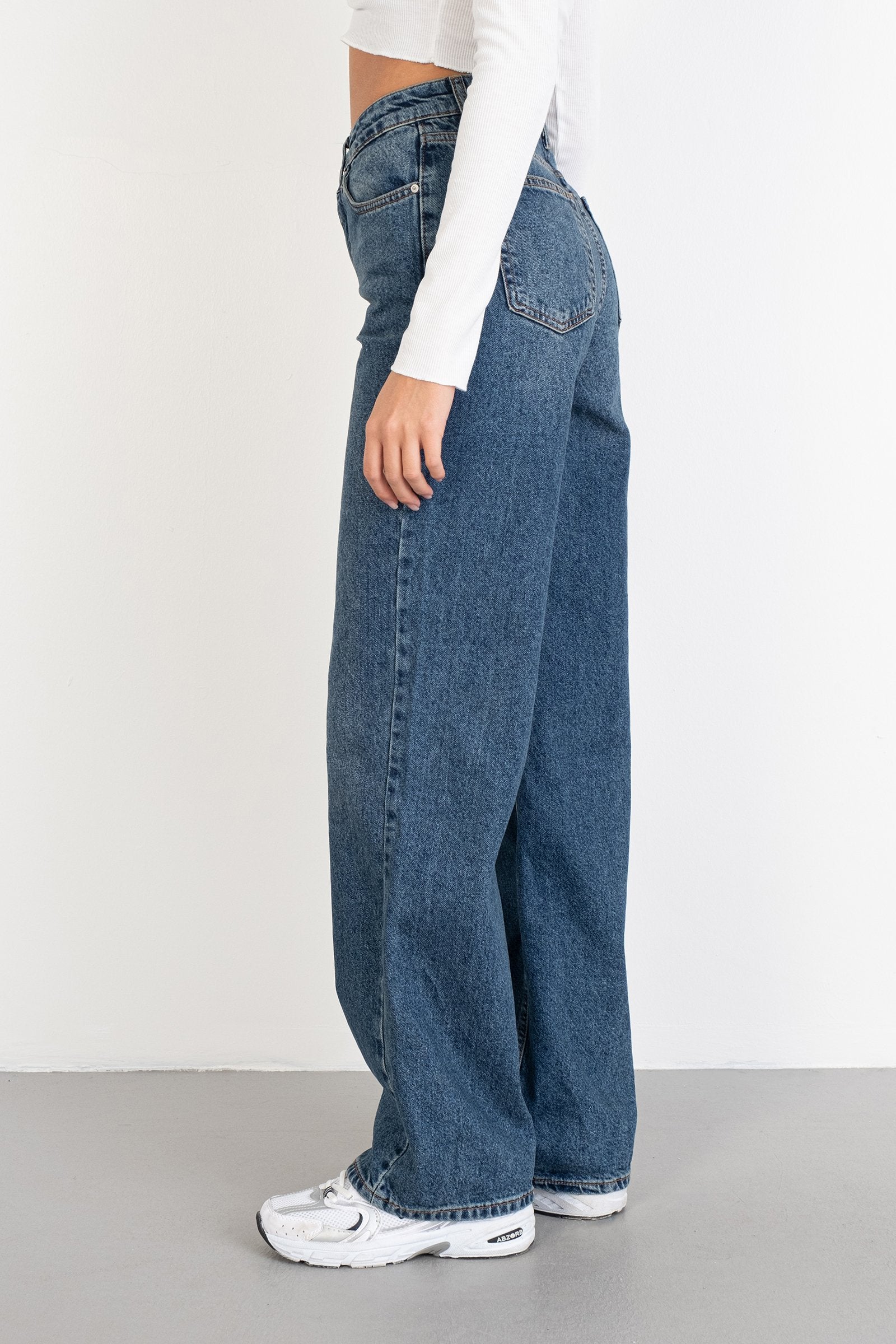 Blue_High-Waist-Wide-Leg-Jeans-addax