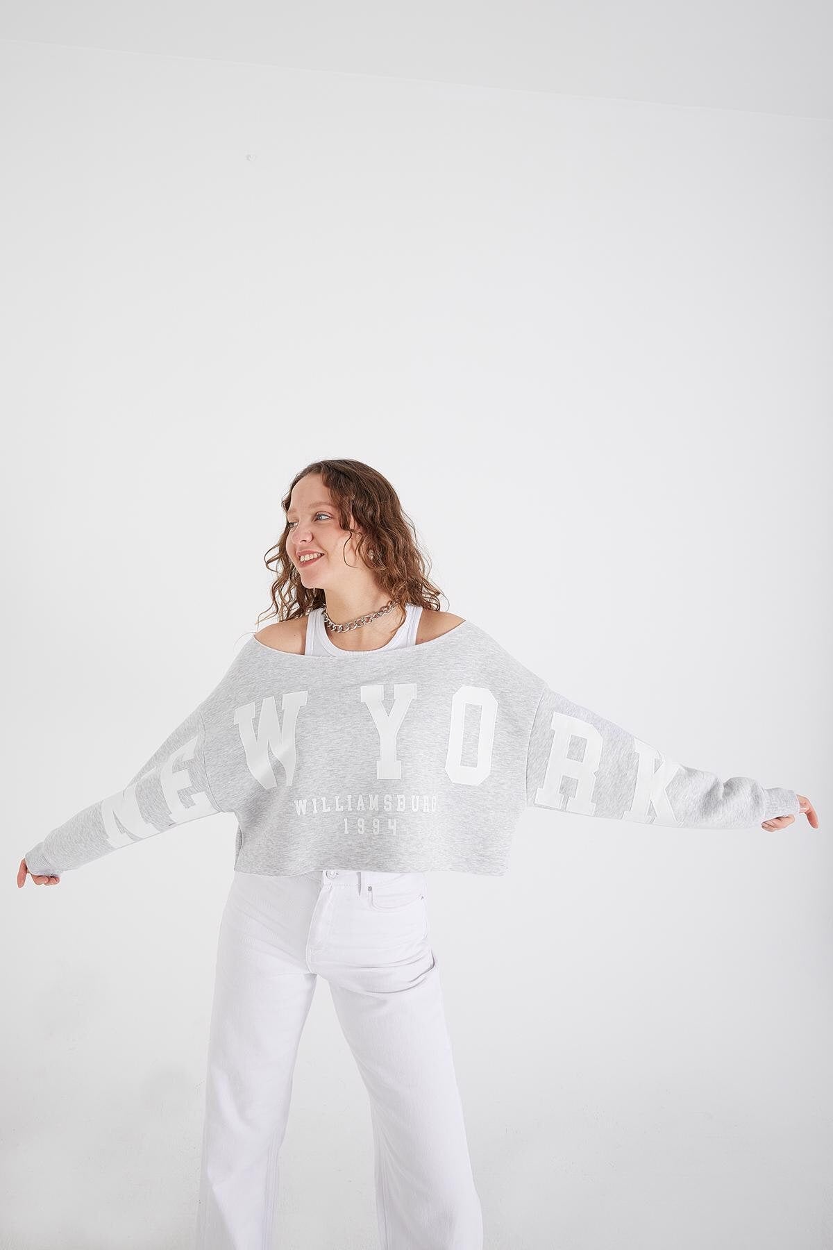 Grey-Melange_Crop-Sweatshirt-With-Printed-addax