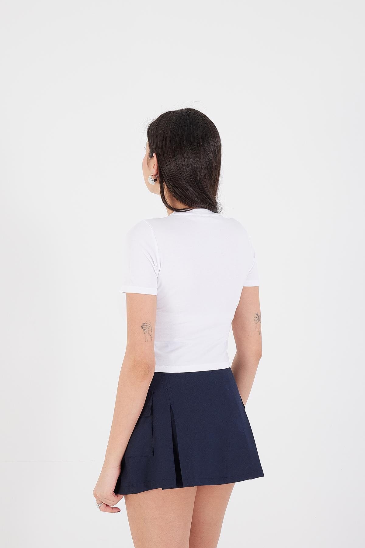 White_Round-Neck-Basic-Crop-T-Shirt-addax