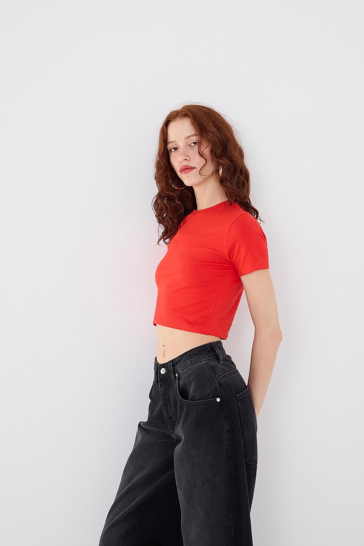 Red_Round-Neck-Basic-Crop-T-Shirt-addax