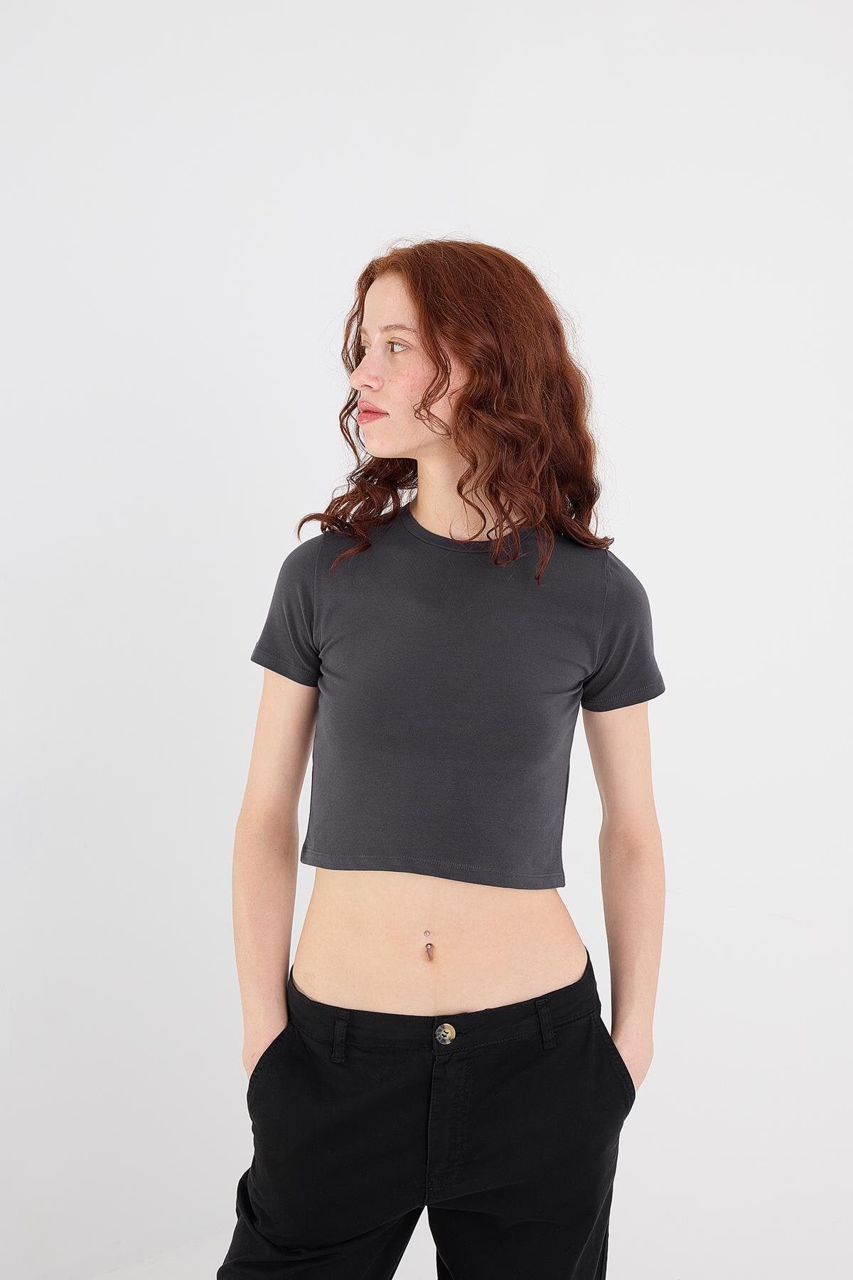 Charcoal_Round-Neck-Basic-Crop-T-Shirt-addax