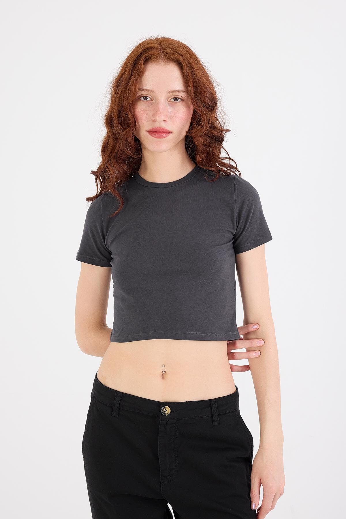 Charcoal_Round-Neck-Basic-Crop-T-Shirt-addax