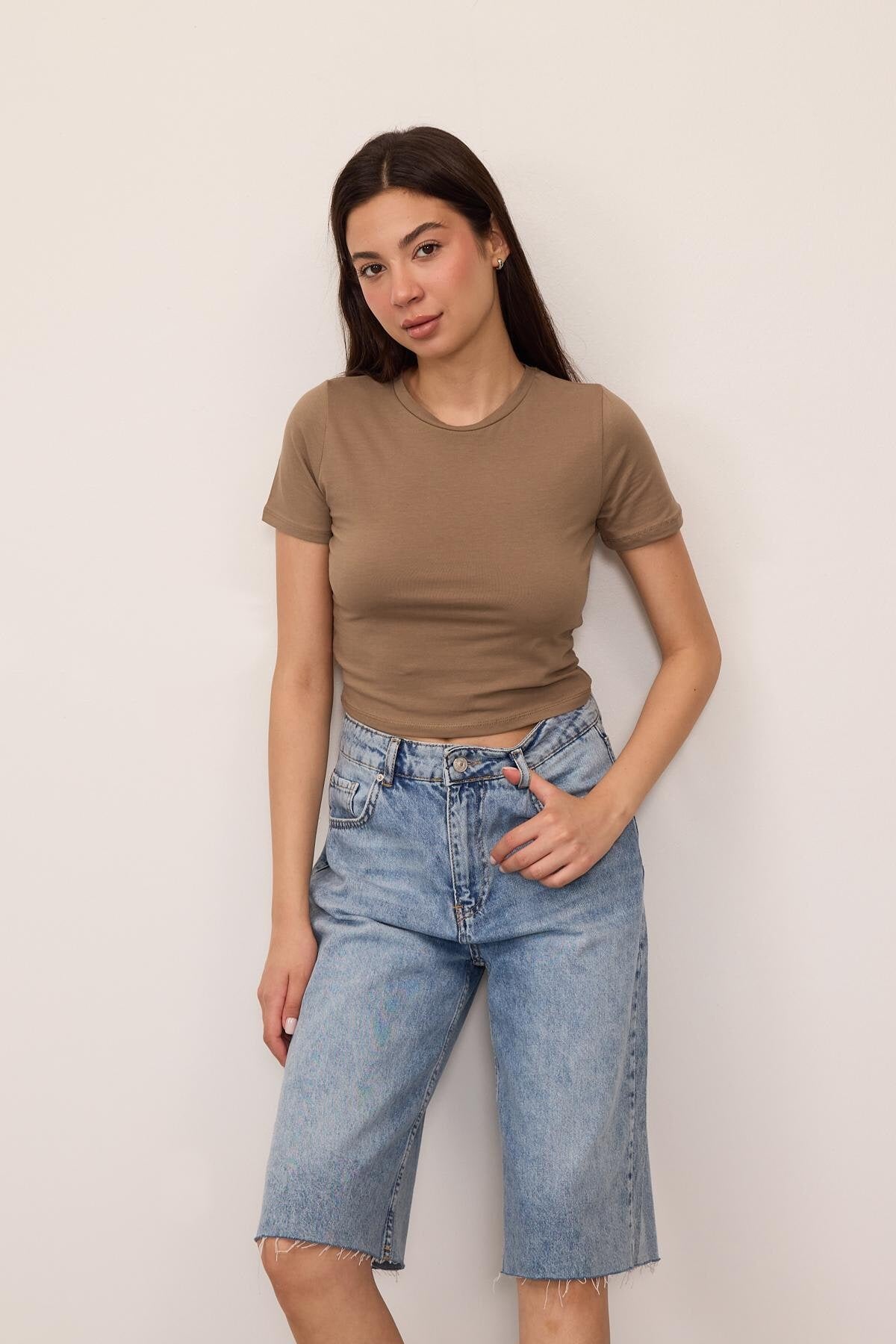 Tortilla-Brown_Round-Neck-Basic-Crop-T-Shirt-addax