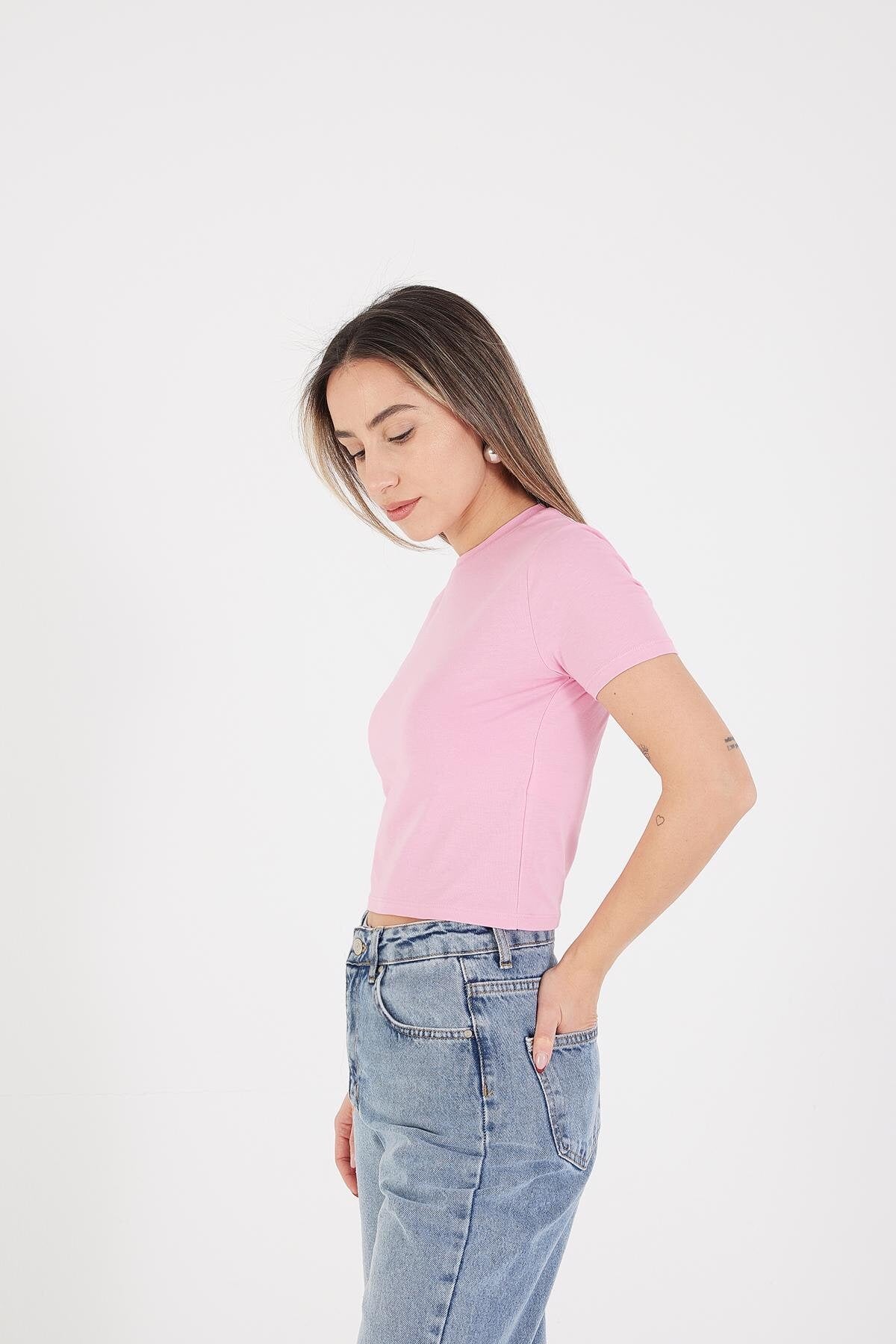 Begonia_Round-Neck-Basic-Crop-T-Shirt-addax