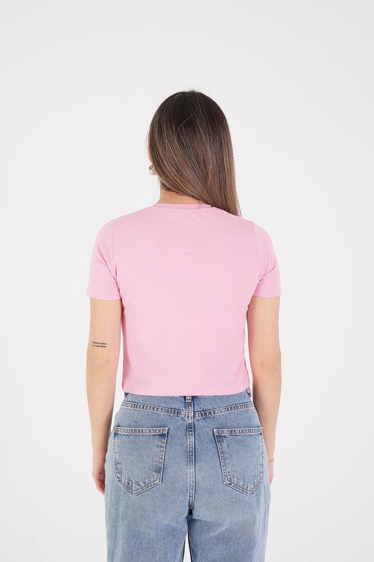 Begonia_Round-Neck-Basic-Crop-T-Shirt-addax