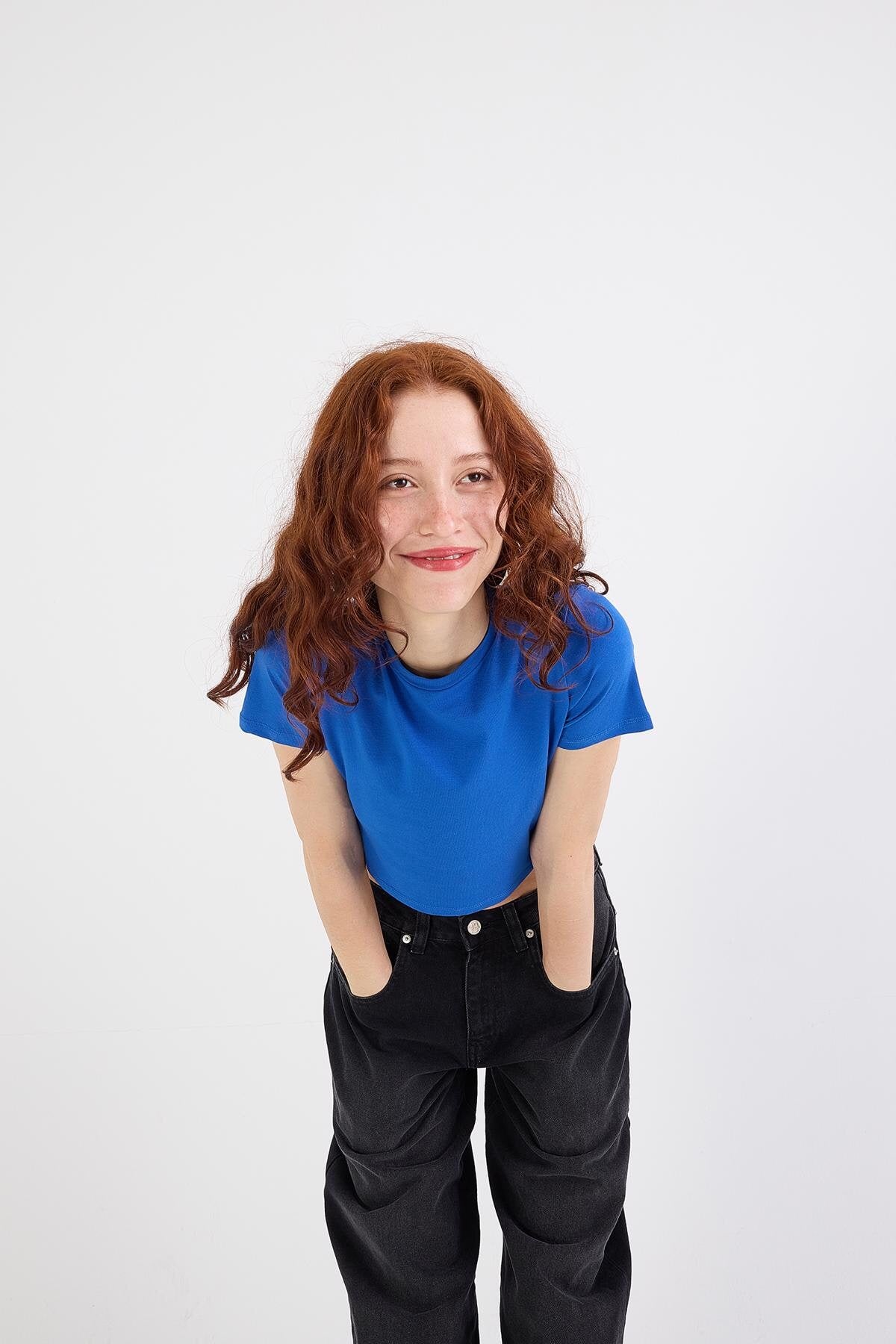 Sky-Blue_Round-Neck-Basic-Crop-T-Shirt-addax